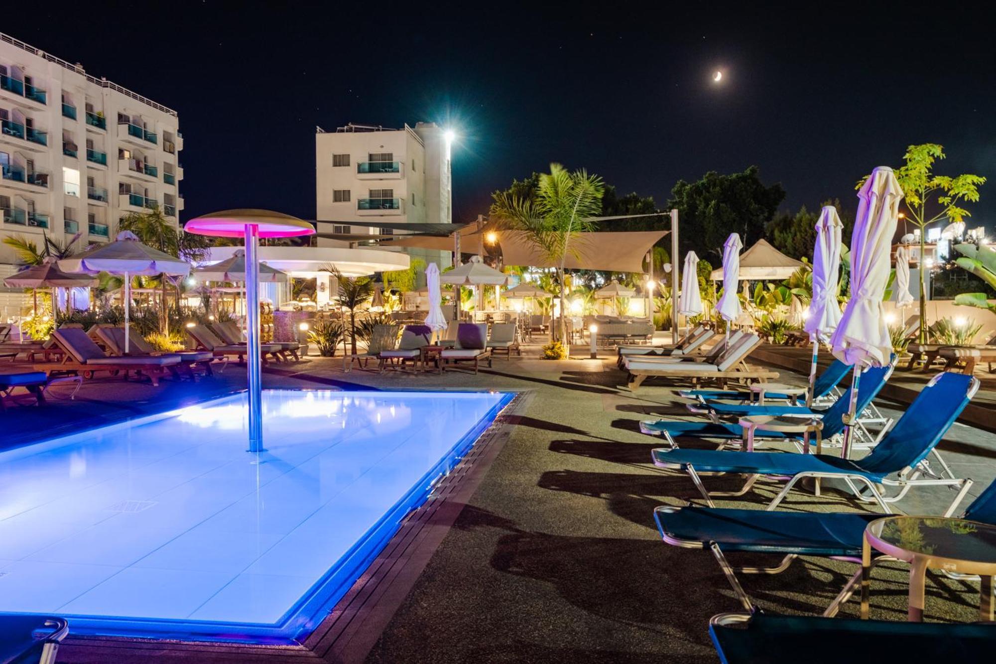Kapetanios Bay Hotel