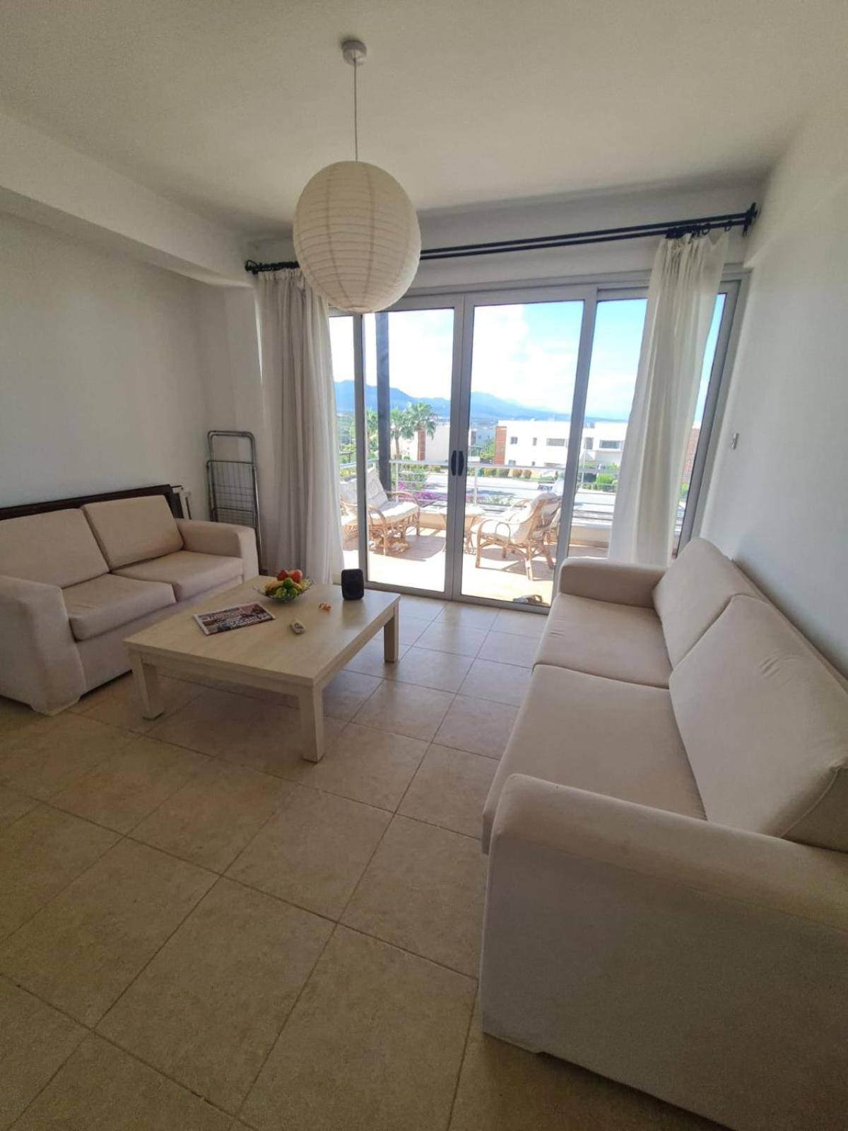 Penthouse With Rooftop Terrace Appartement Akanthou