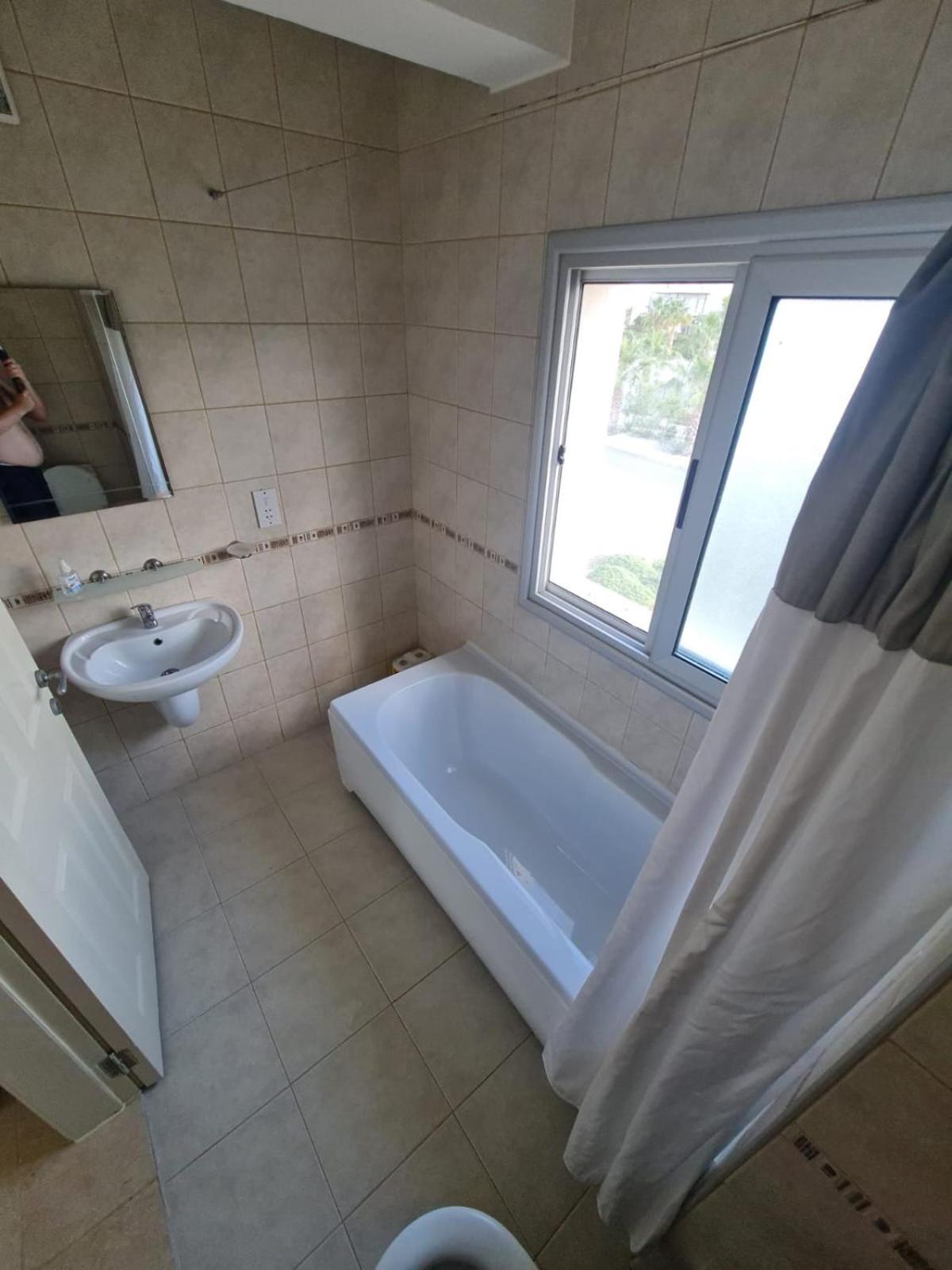 Penthouse With Rooftop Terrace Appartement Akanthou