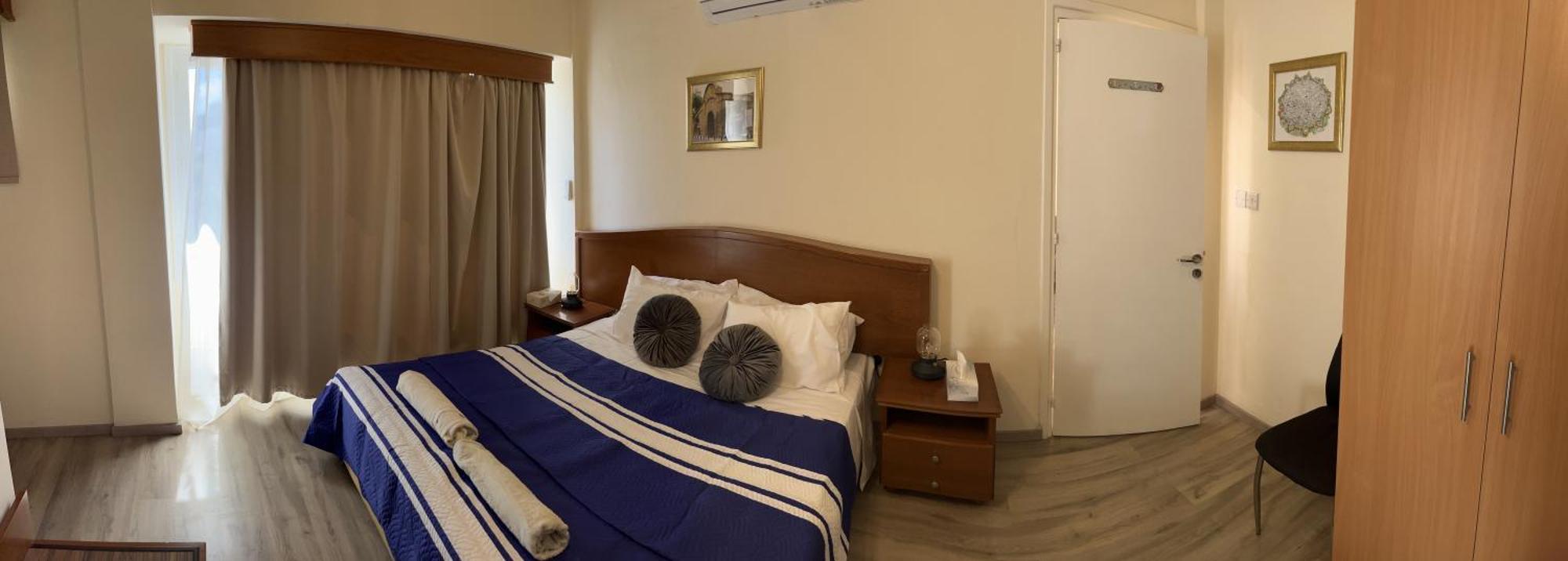 Venetian Walls Apartment