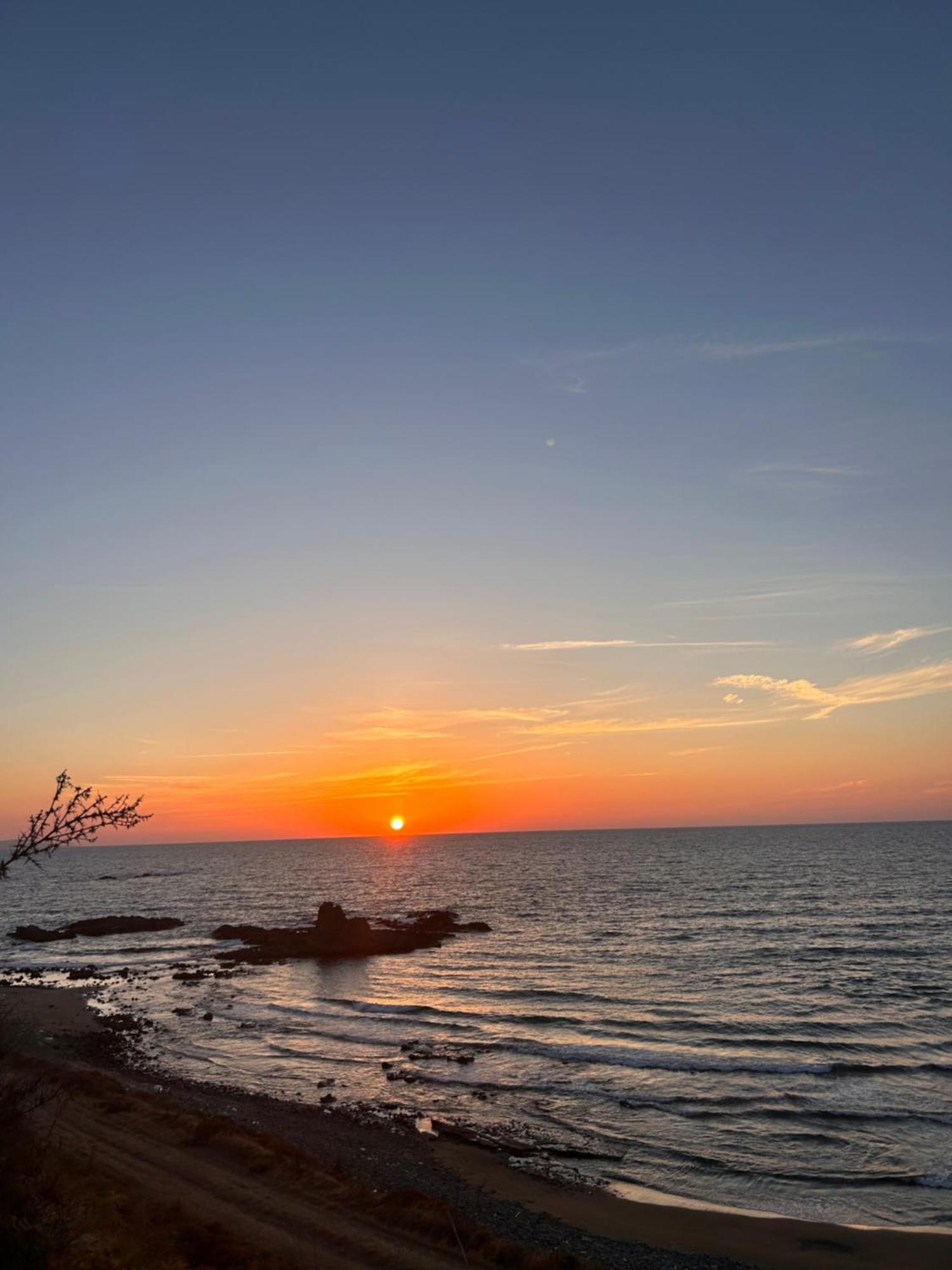 Sunset View Mermaid Pomos