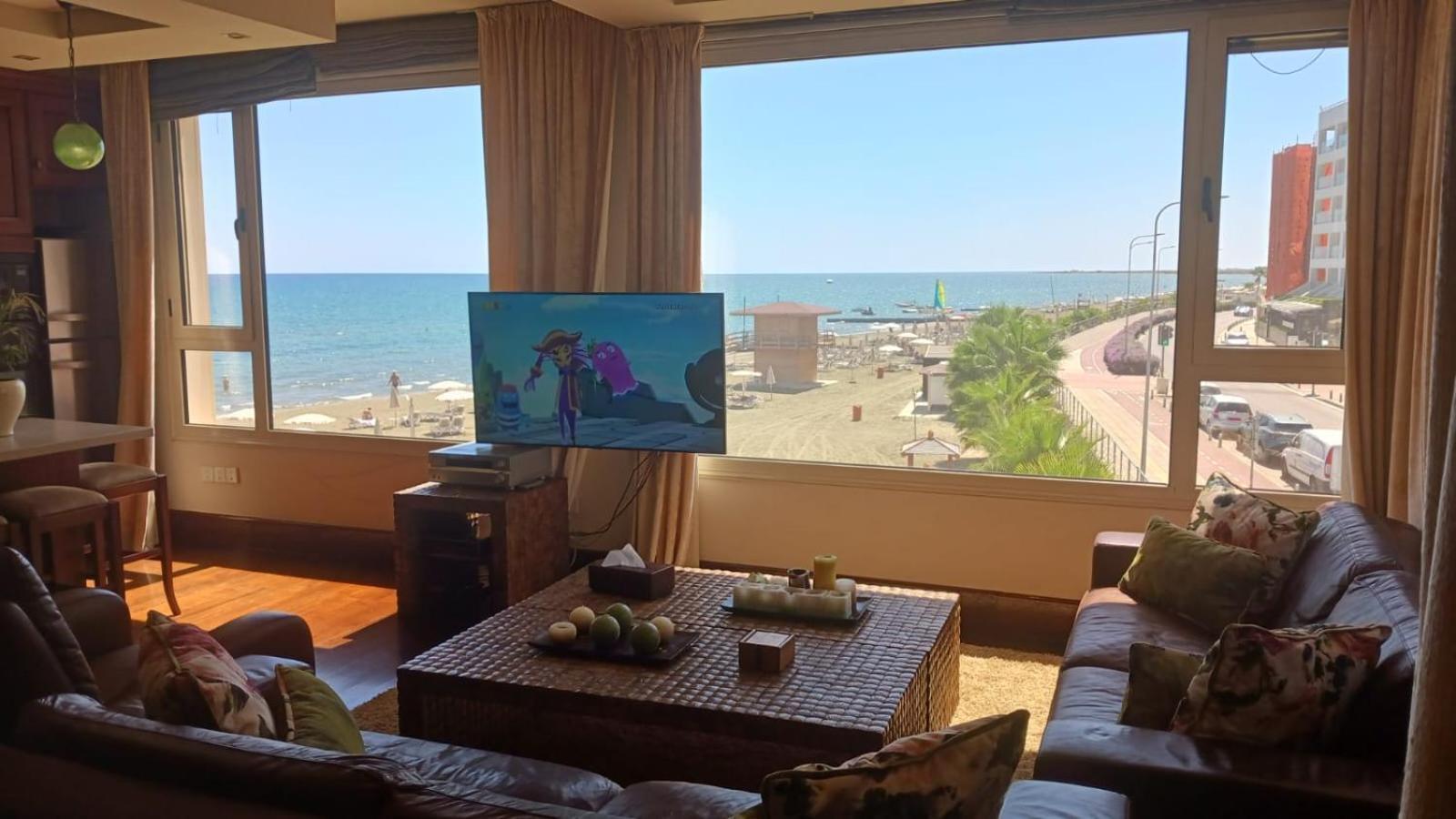 Quattro Sea View Beachfront Ap 6 Apartment *