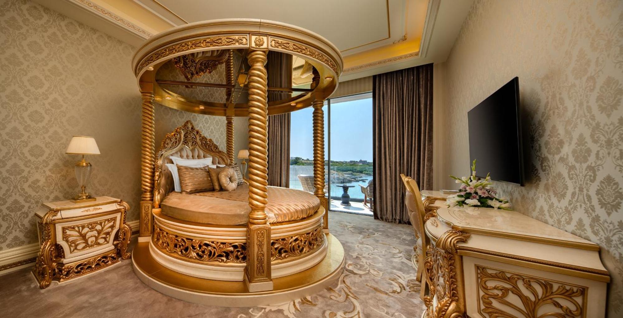 Hotel Les Ambassadeurs Casino&marina 3*