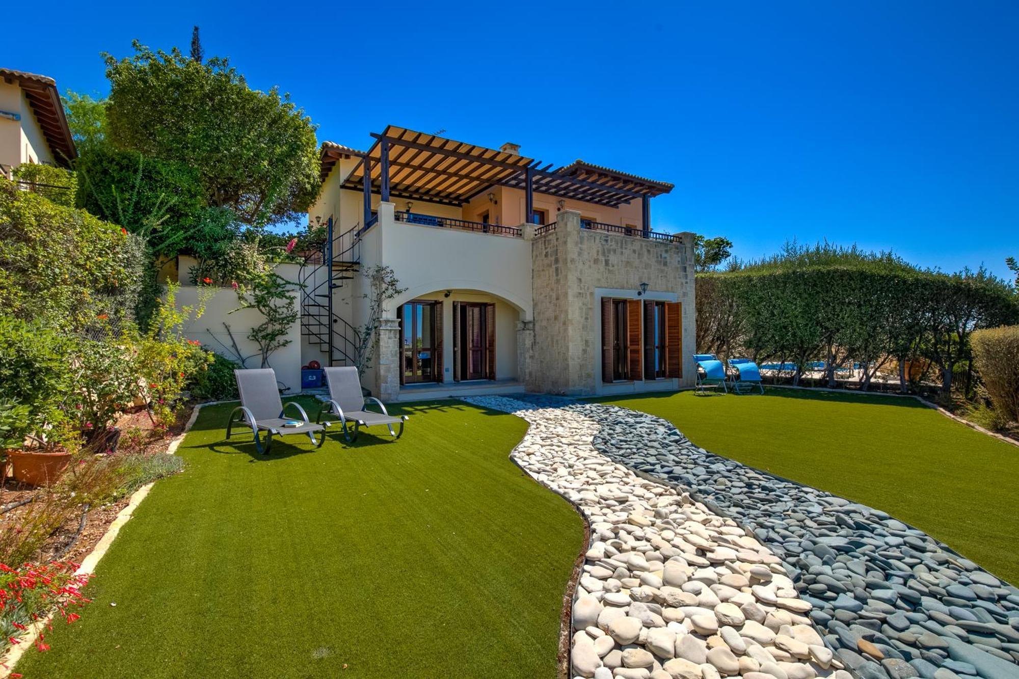 Villa Fantastic Junior Cz02 Salamis With Gorgeous Views, Aphrodite Hills Kouklia