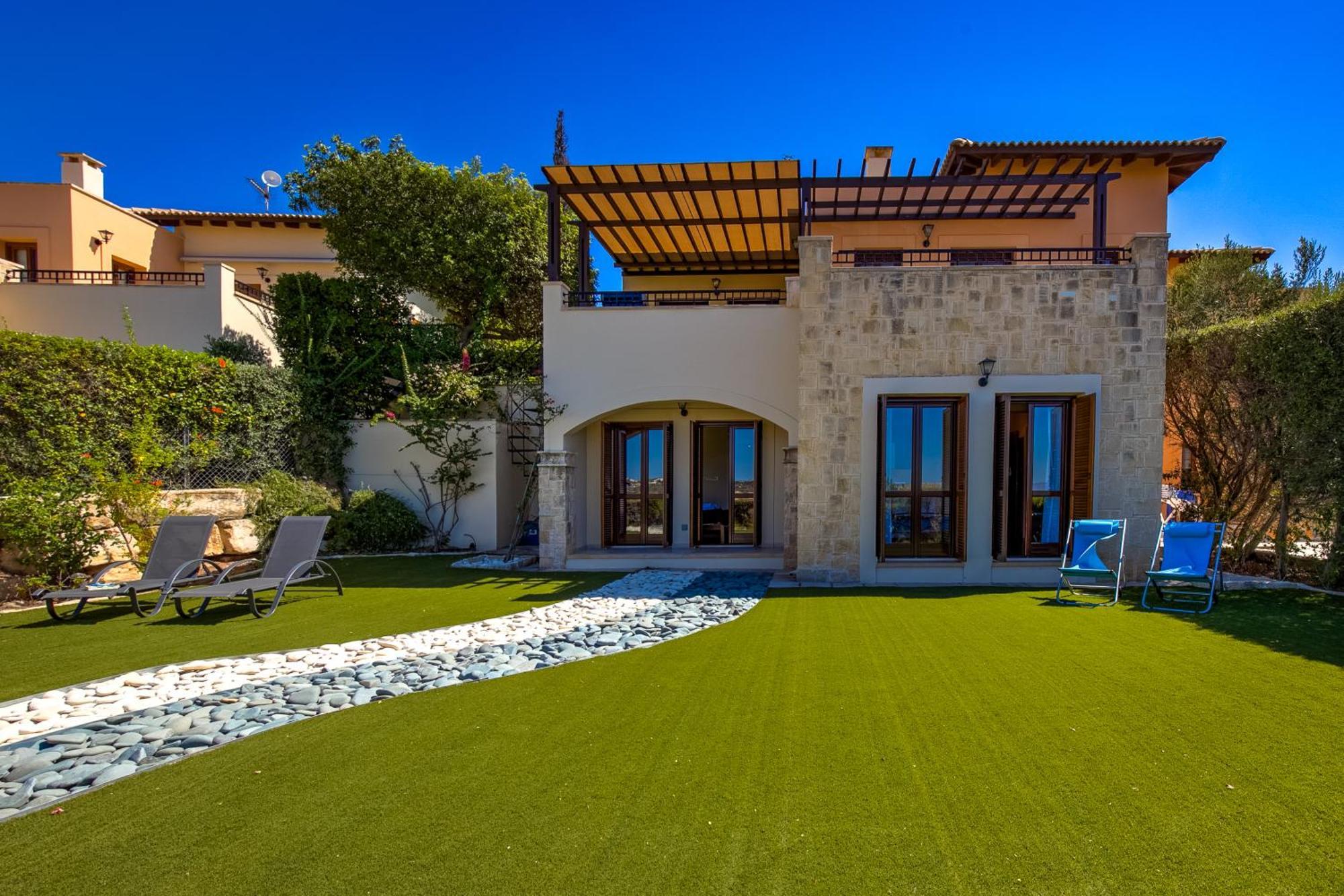 Fantastic Junior Cz02 Salamis With Gorgeous Views, Aphrodite Hills *