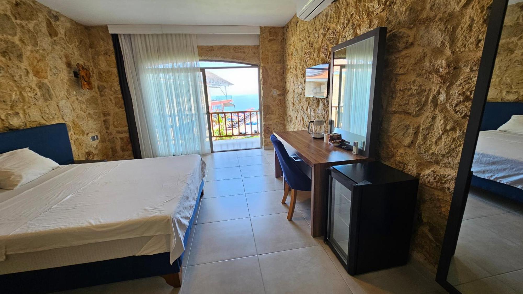 Hotel Burhan's Rizokarpaso