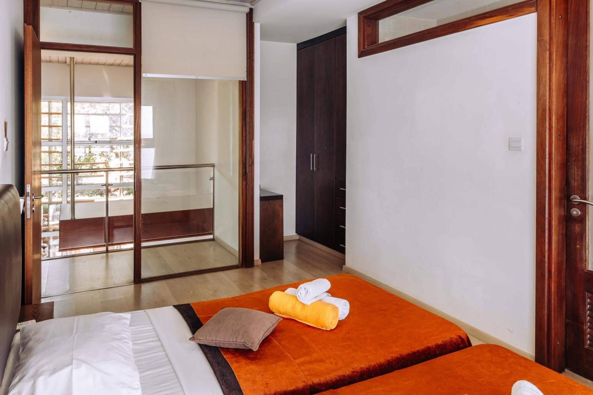 Karavi Villa Pomos