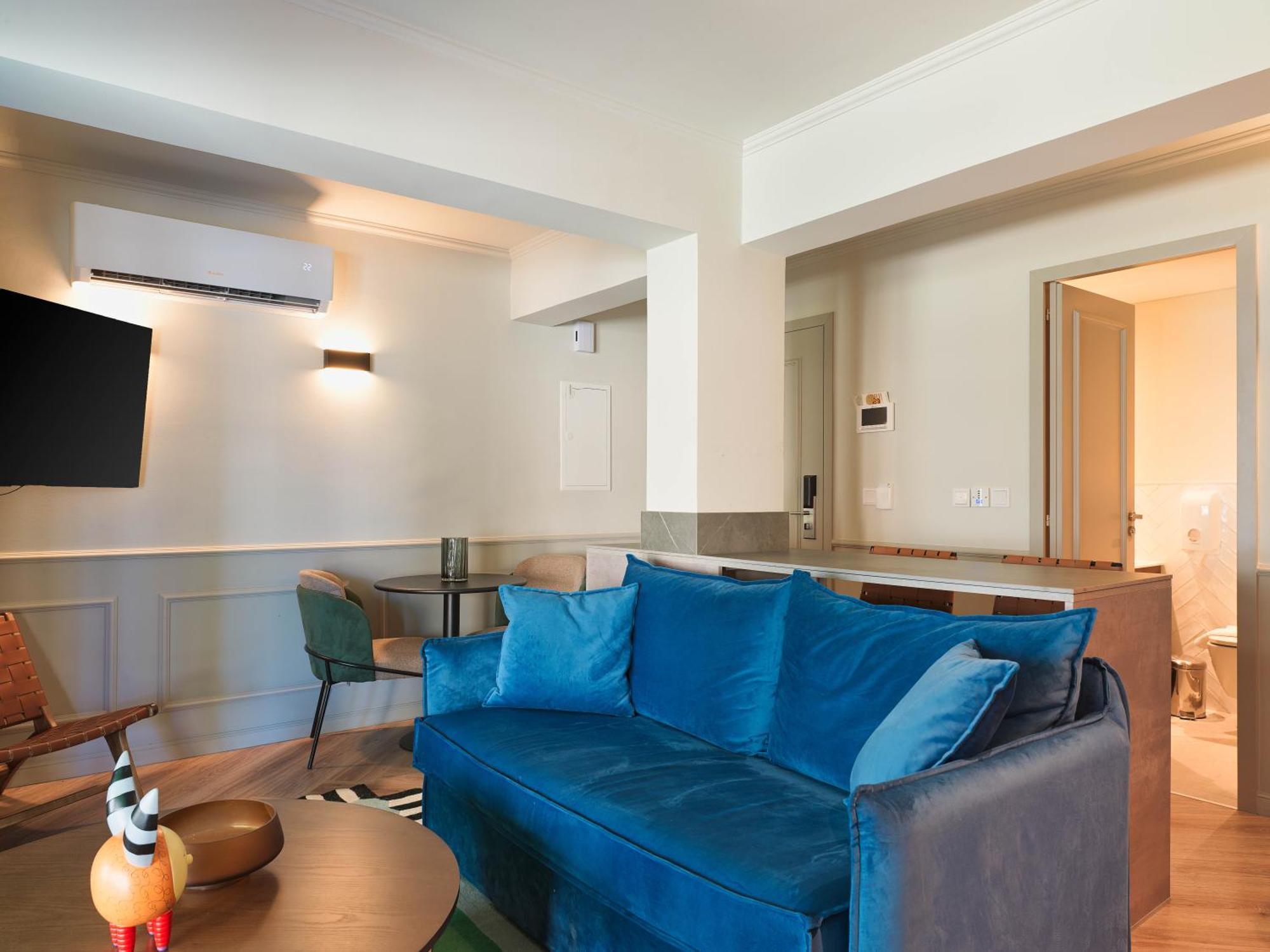 Liv The Adults Only Apartment Larnaca
