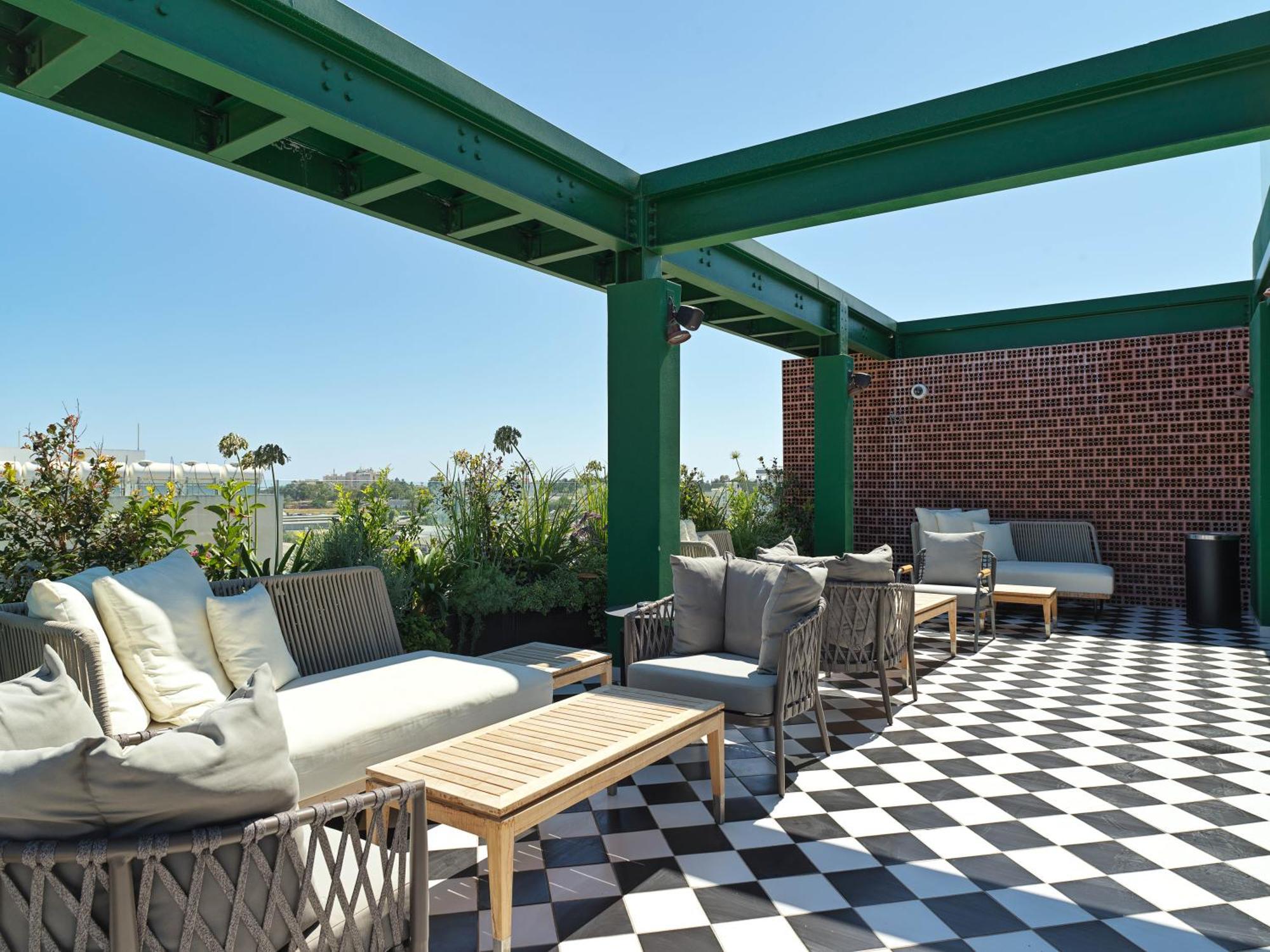 Liv The Adults Only Apartment Larnaca