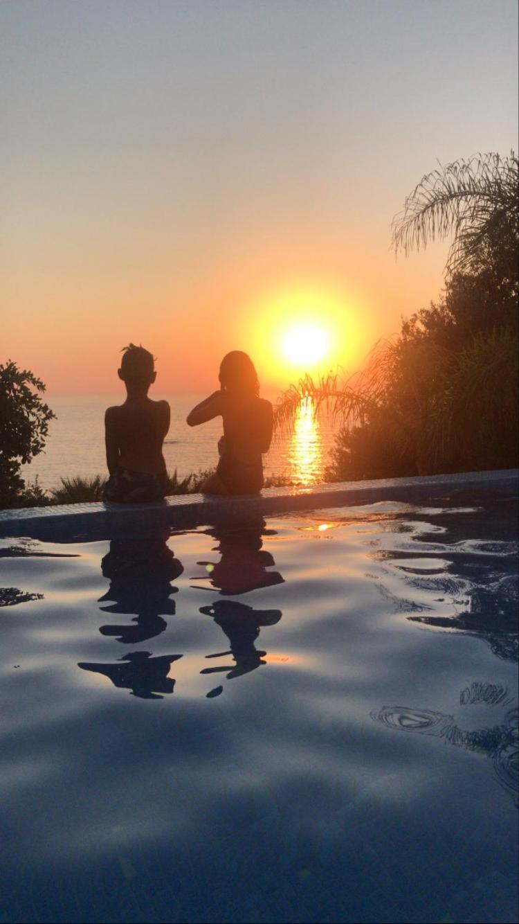 Sunset View Mermaid Villa Pomos