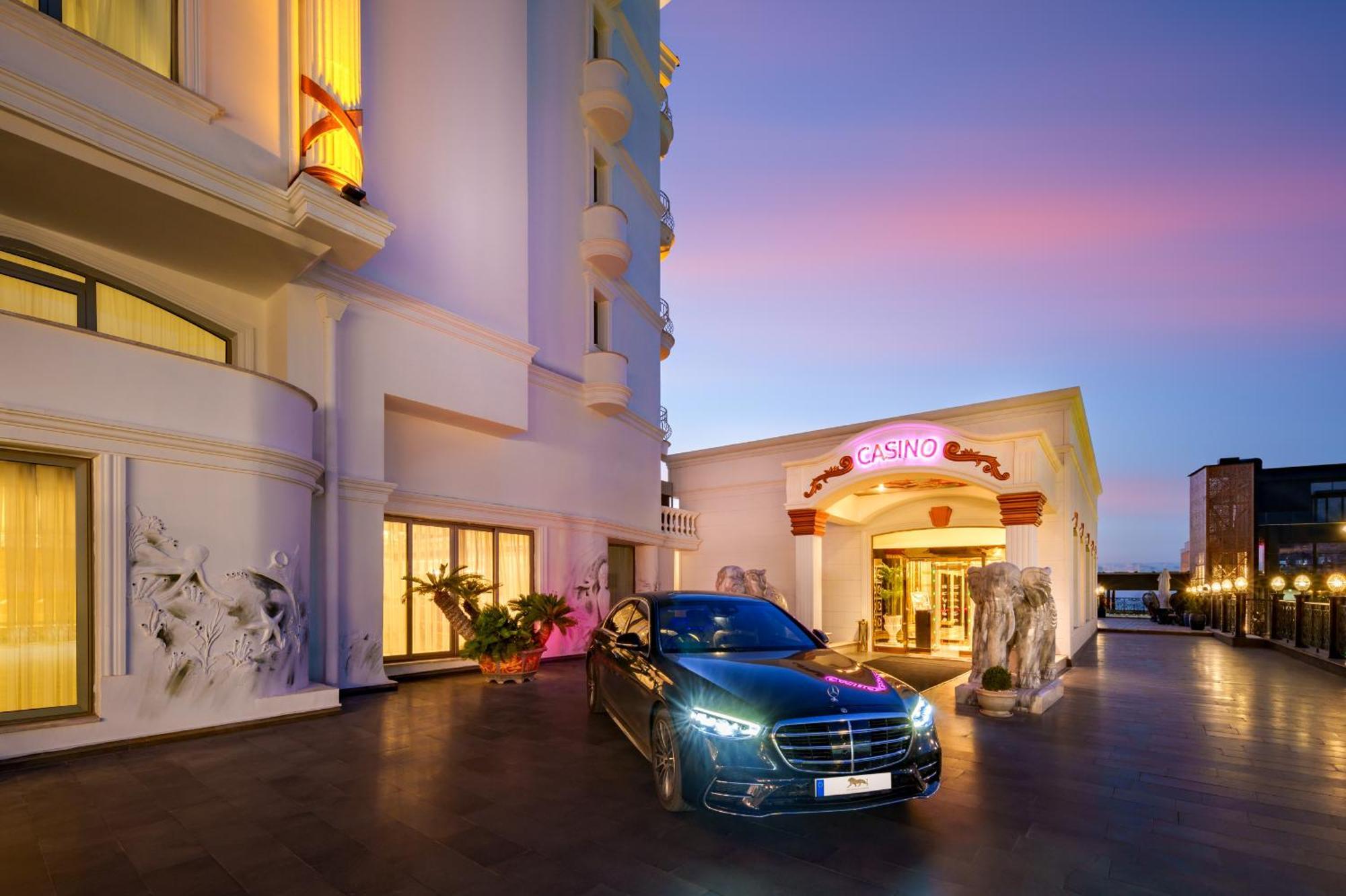 Les Ambassadeurs Casino&marina Hotel