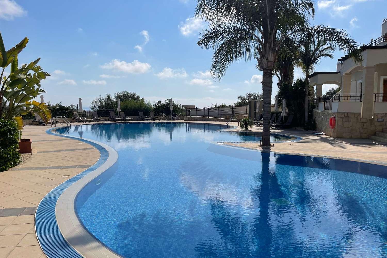 Eleona's Royal Gardens By Yiota - Luxury 2 Bed In Exclusive Complex