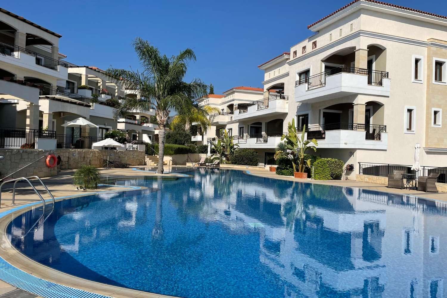 Apartment Eleona's Royal Gardens By Yiota - Luxury 2 Bed In Exclusive Complex *