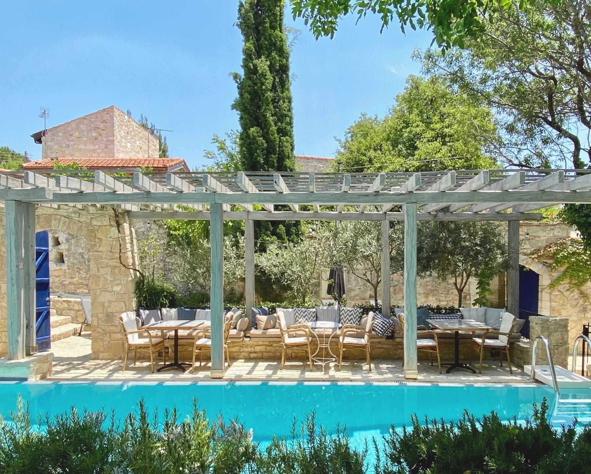 Apokryfo Traditional Guest house 2*
