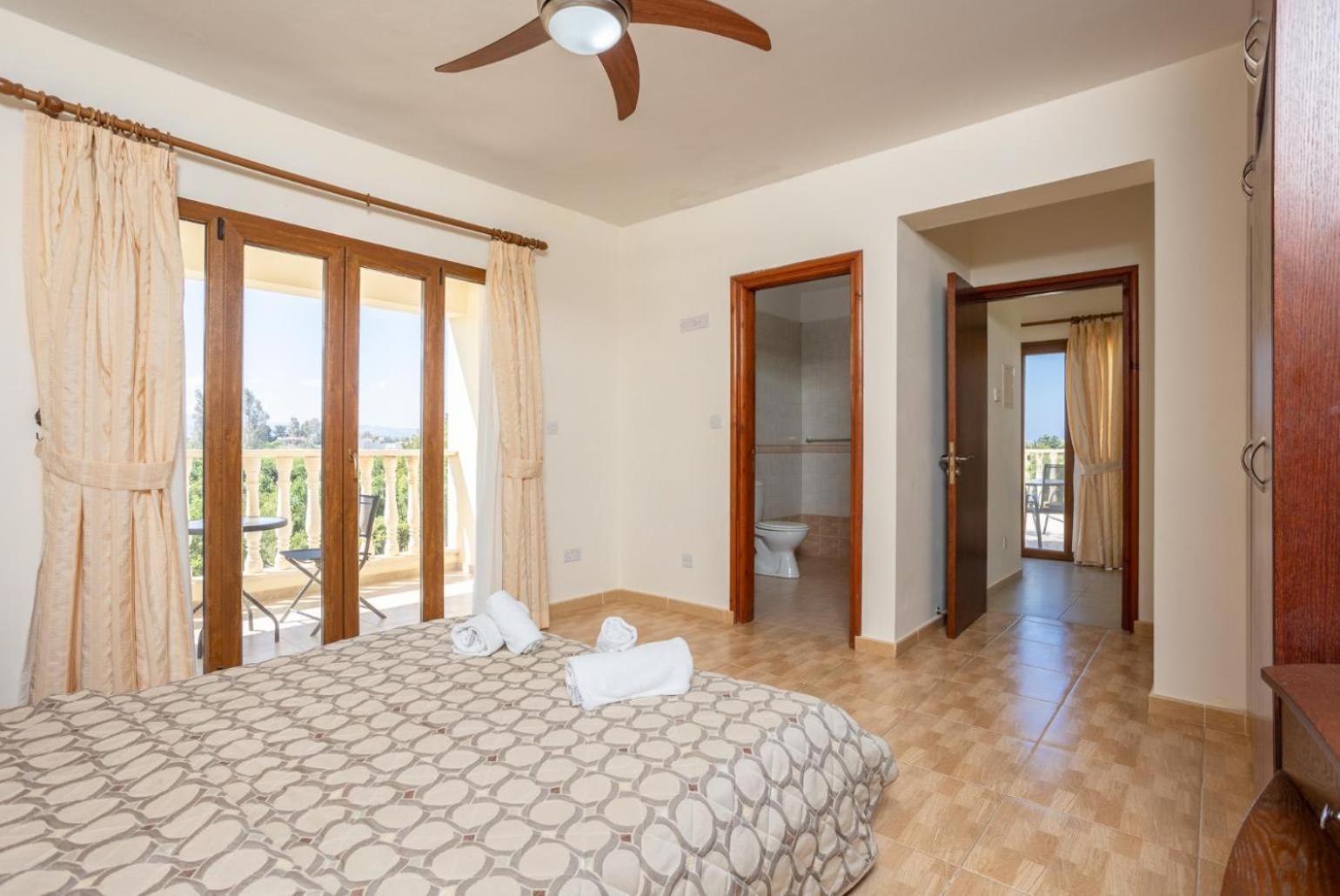 Villa Tsikkos Tessera *
