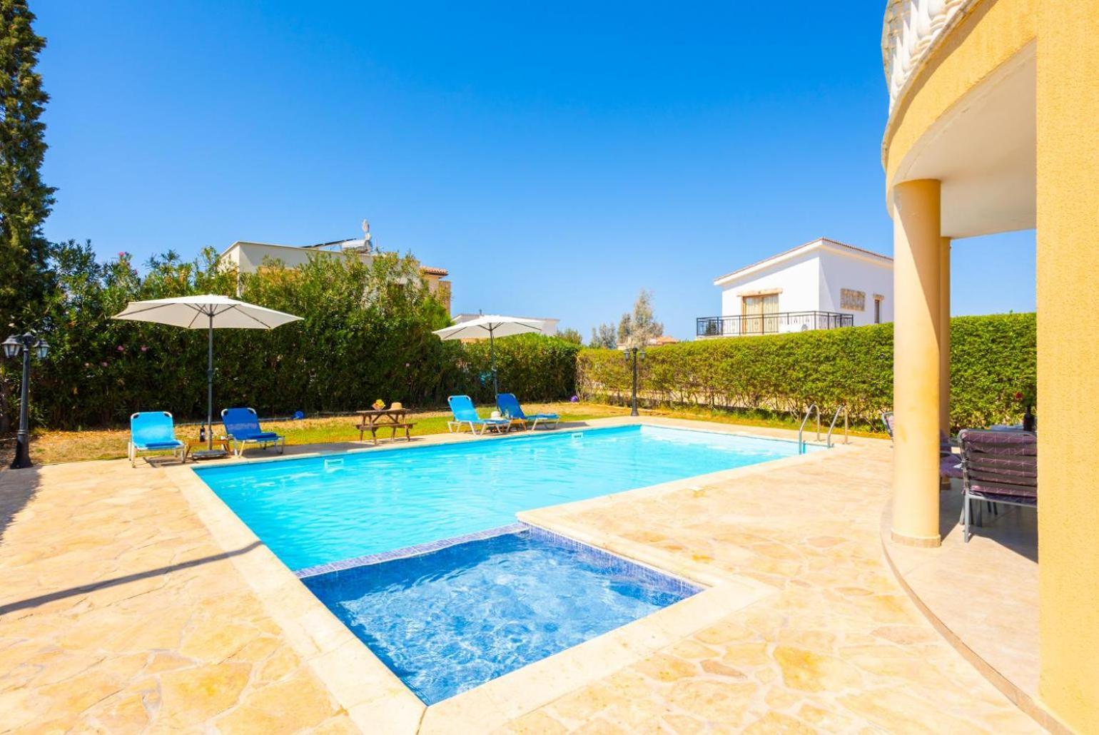 Tsikkos Tessera Villa Argaka