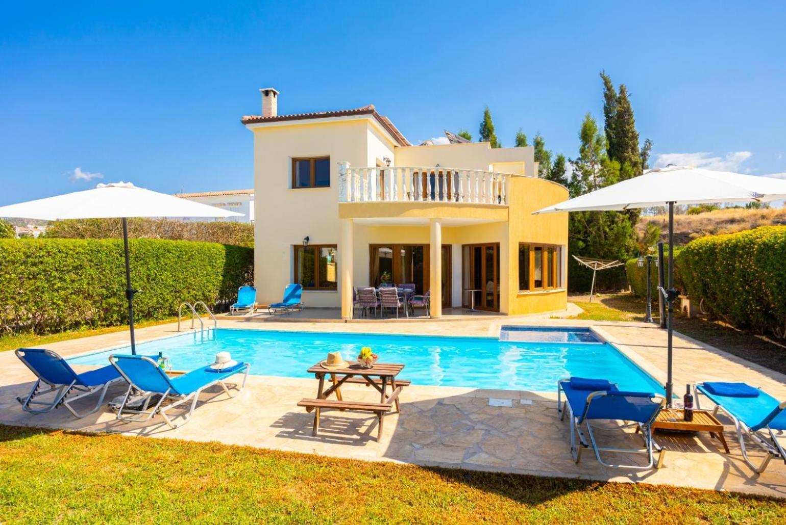 Villa Tsikkos Tessera *