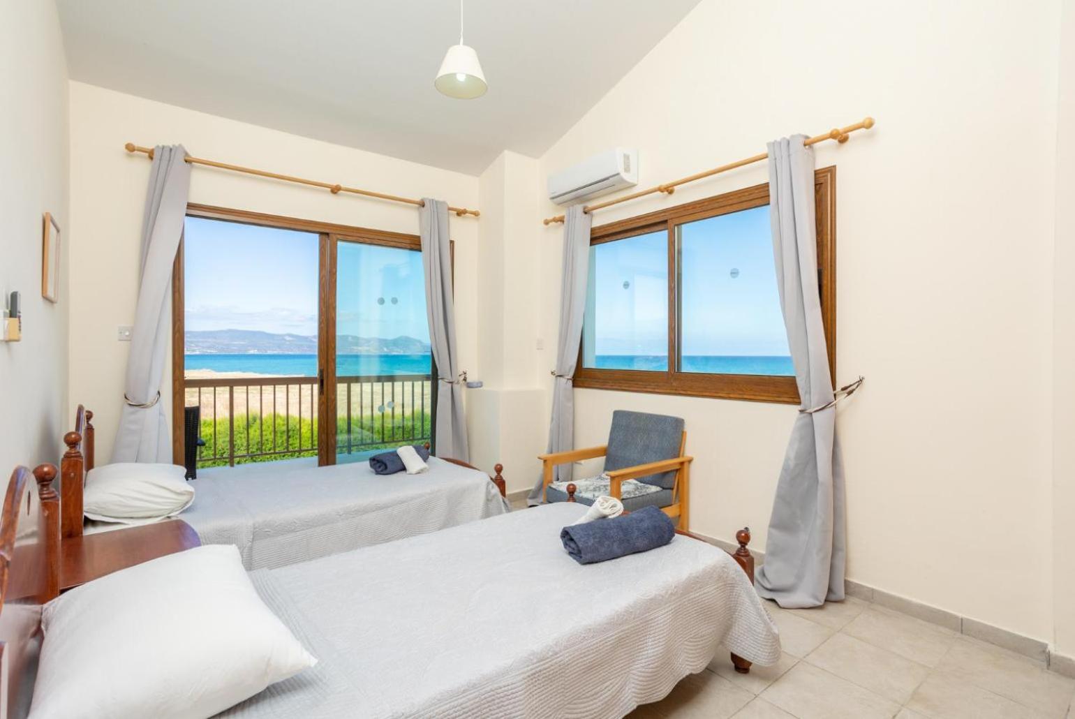 Villa Blue Bay Nicole Mavroli