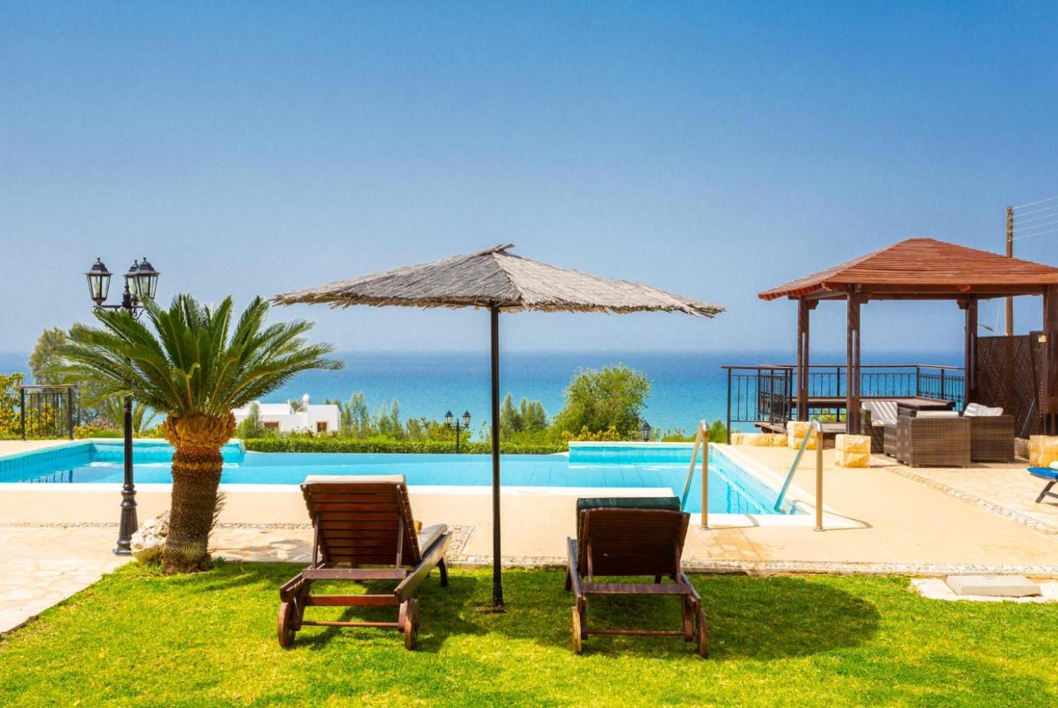Minoas Villa *