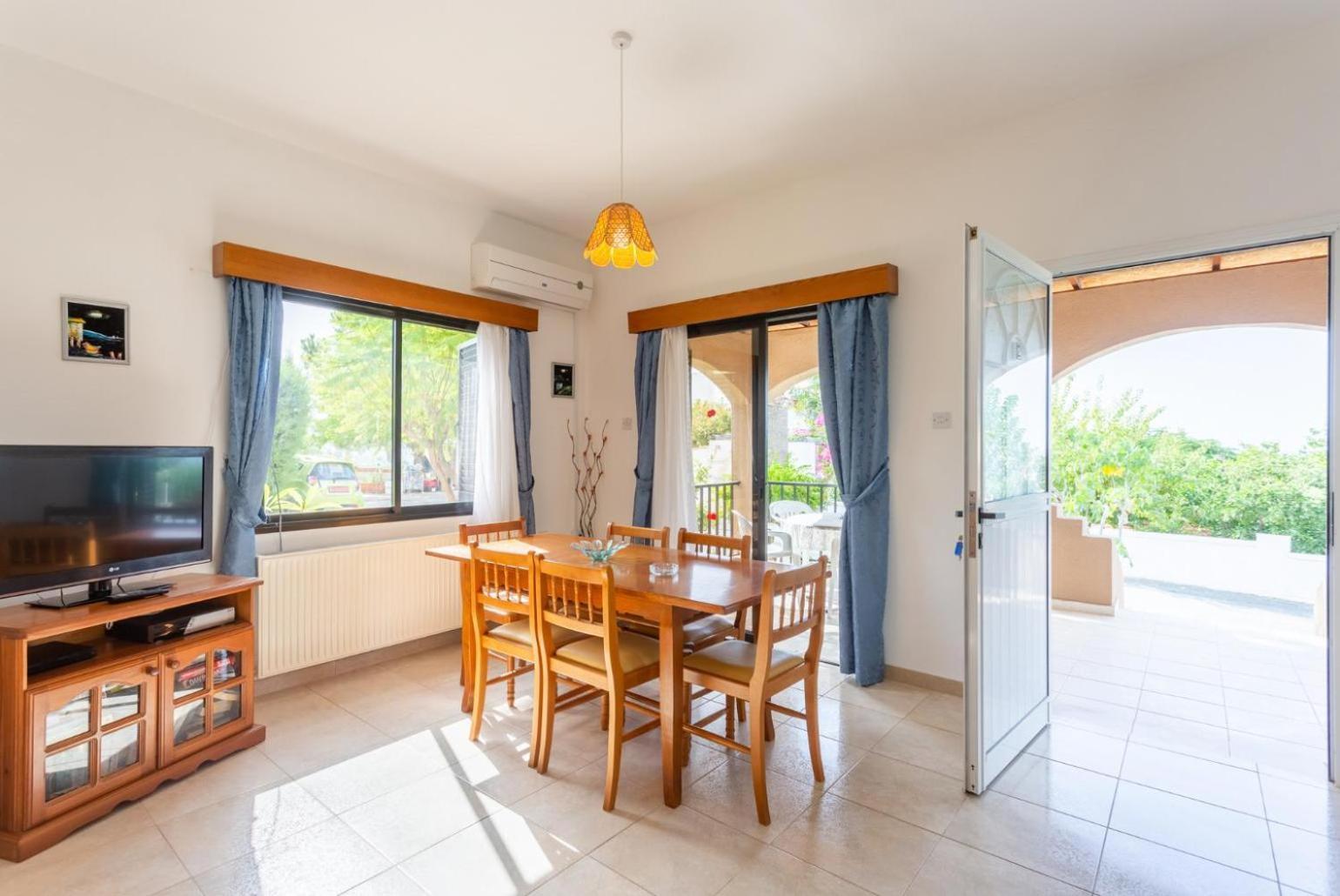 Eleni Villa Coral Bay