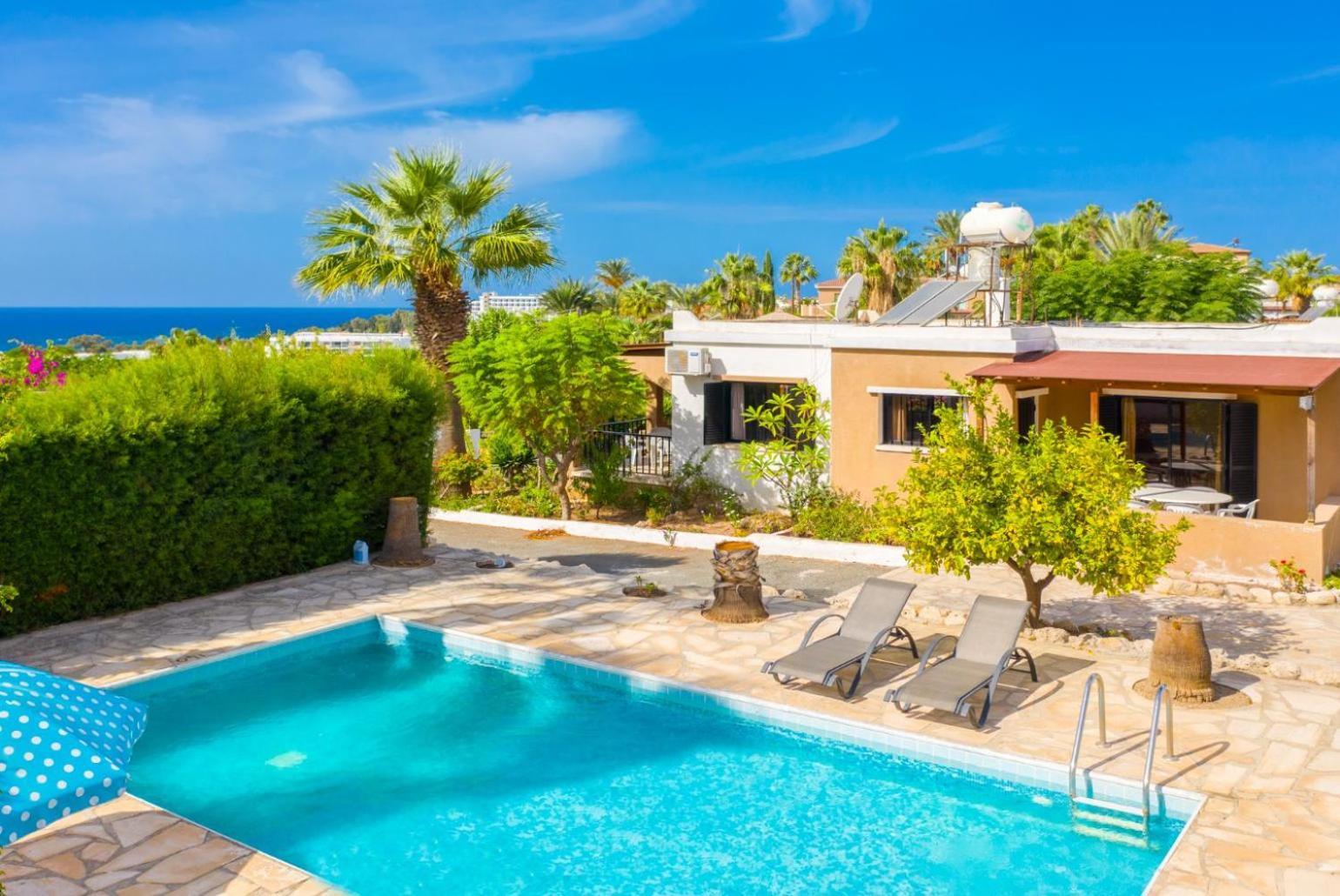 Eleni Villa Coral Bay