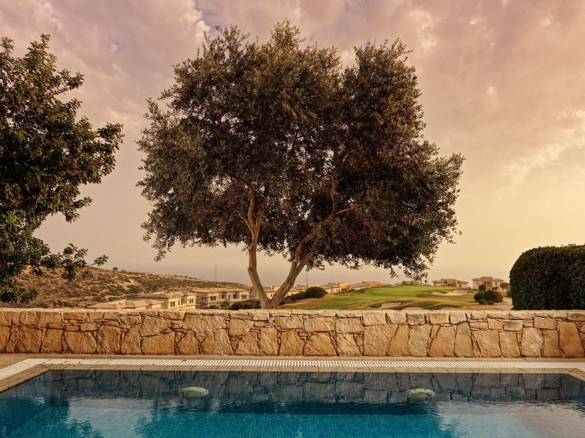 Resort Aphrodite Hills 5*