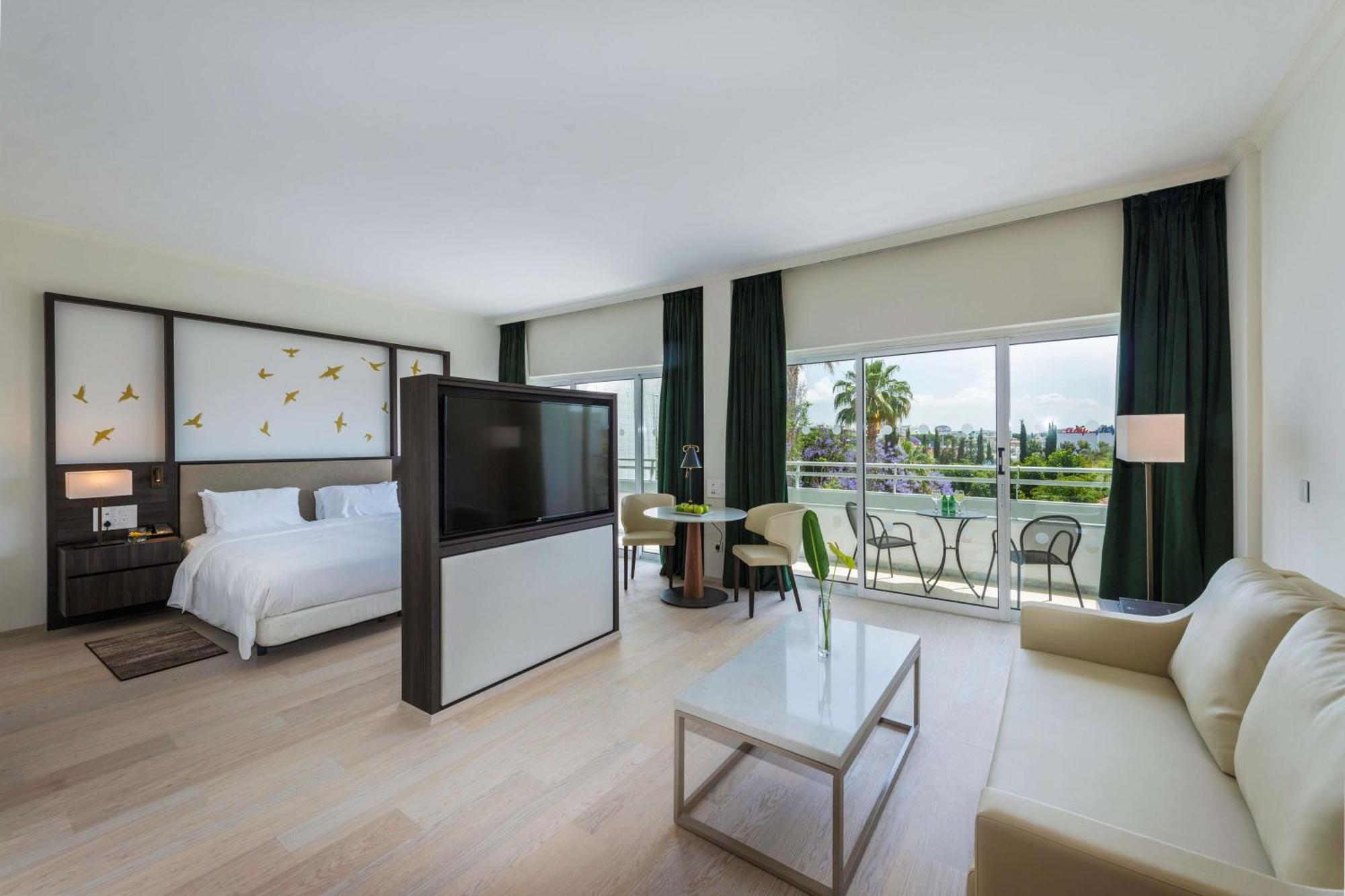 Hilton Hotel 5*