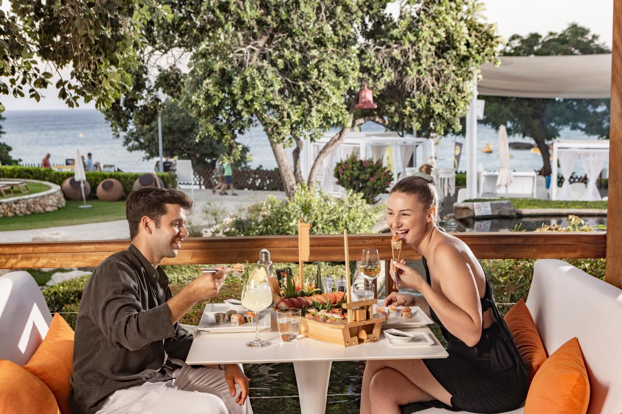 Capo Bay Hotel Protaras