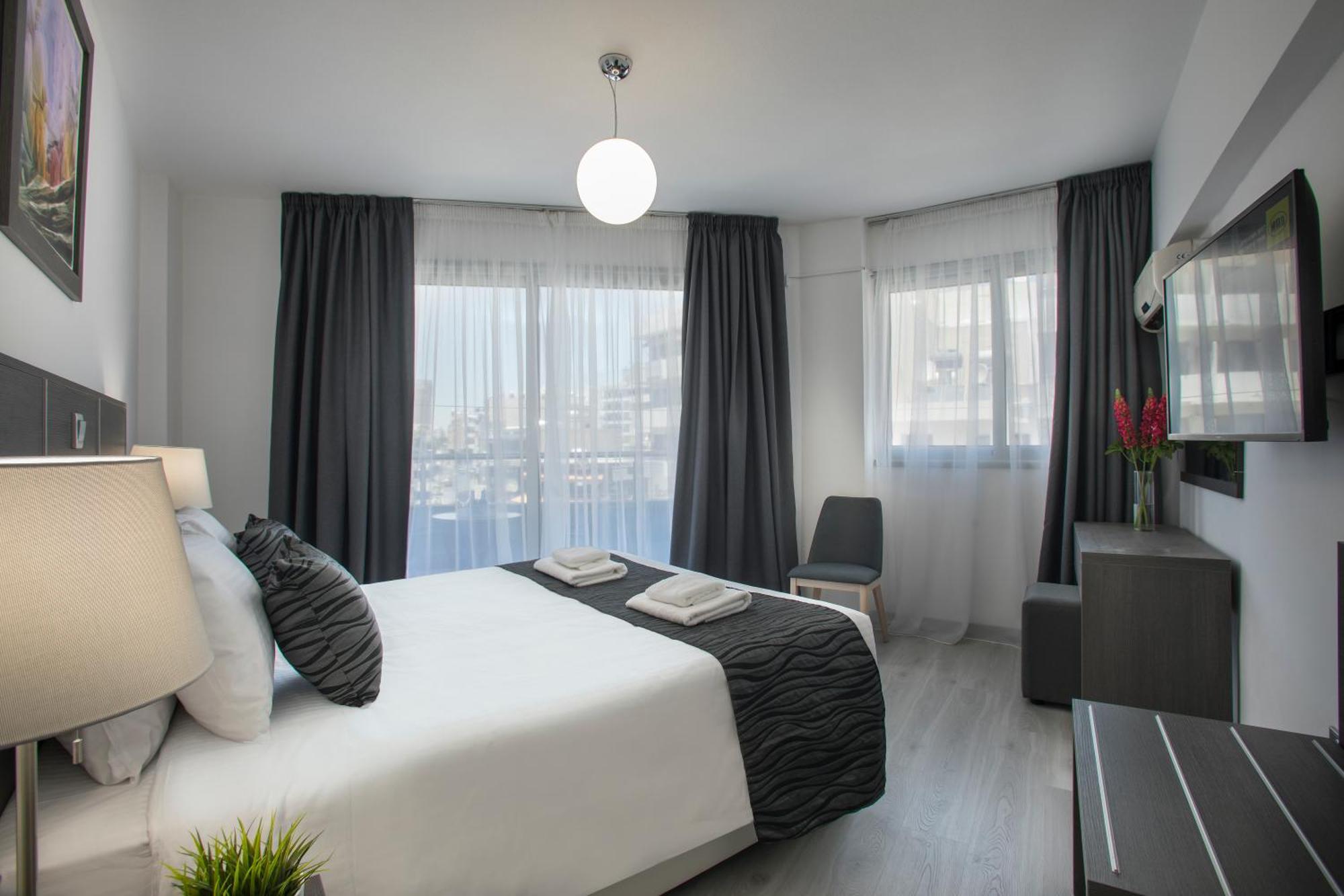 Blazer Aparthotel 2*