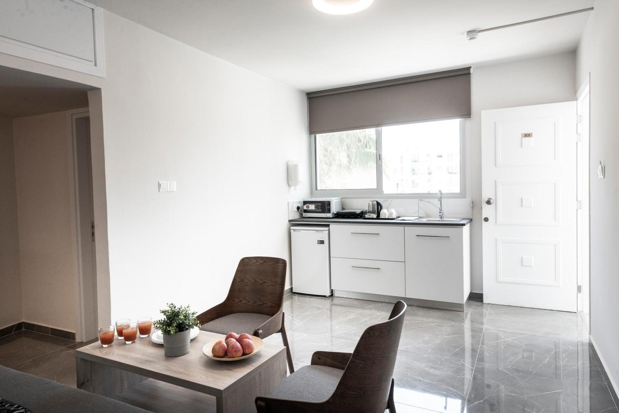 Blazer Aparthotel Larnaca