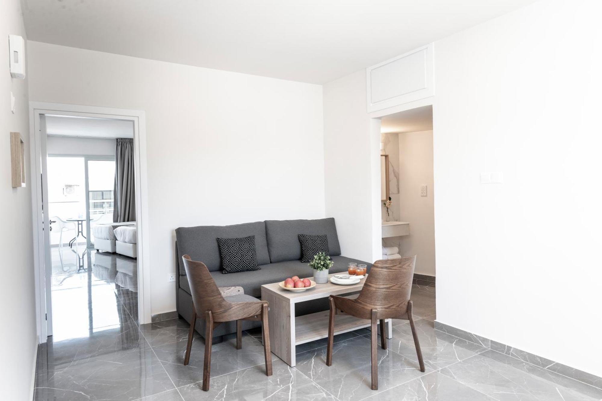 Blazer Aparthotel