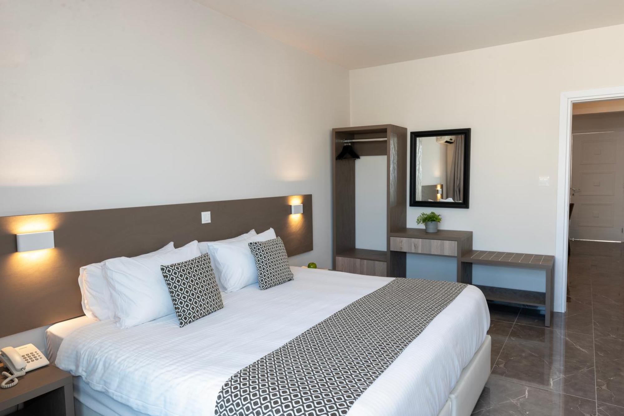 Blazer Aparthotel