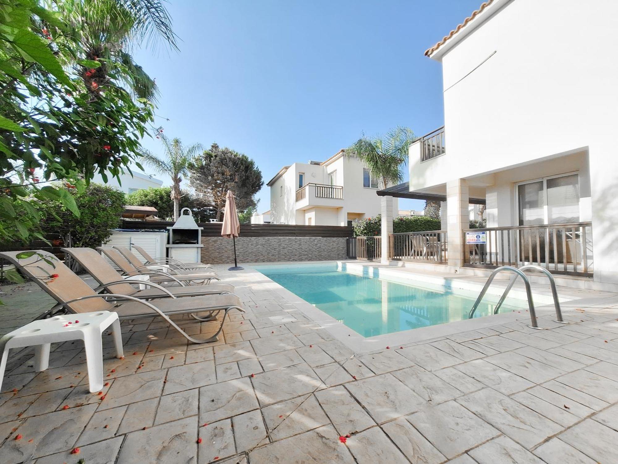 Lynn Chill Out Seaview * Ayia Napa