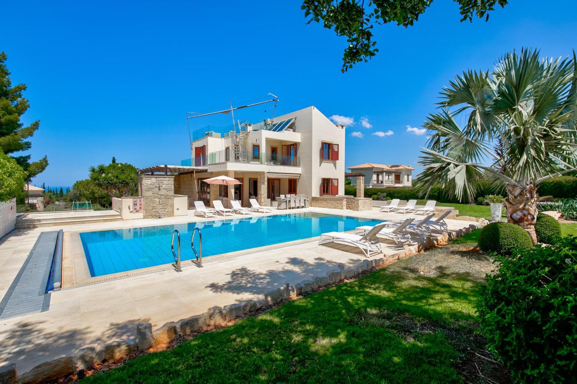 5 Bedroom Poseidon With Private Pool, Aphrodite Hills Villa Kouklia