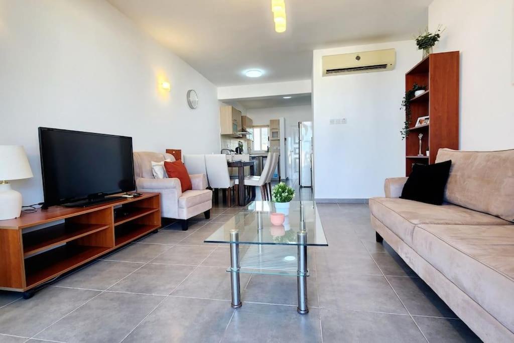 2 Bedroom Ground Floor Kalogrea