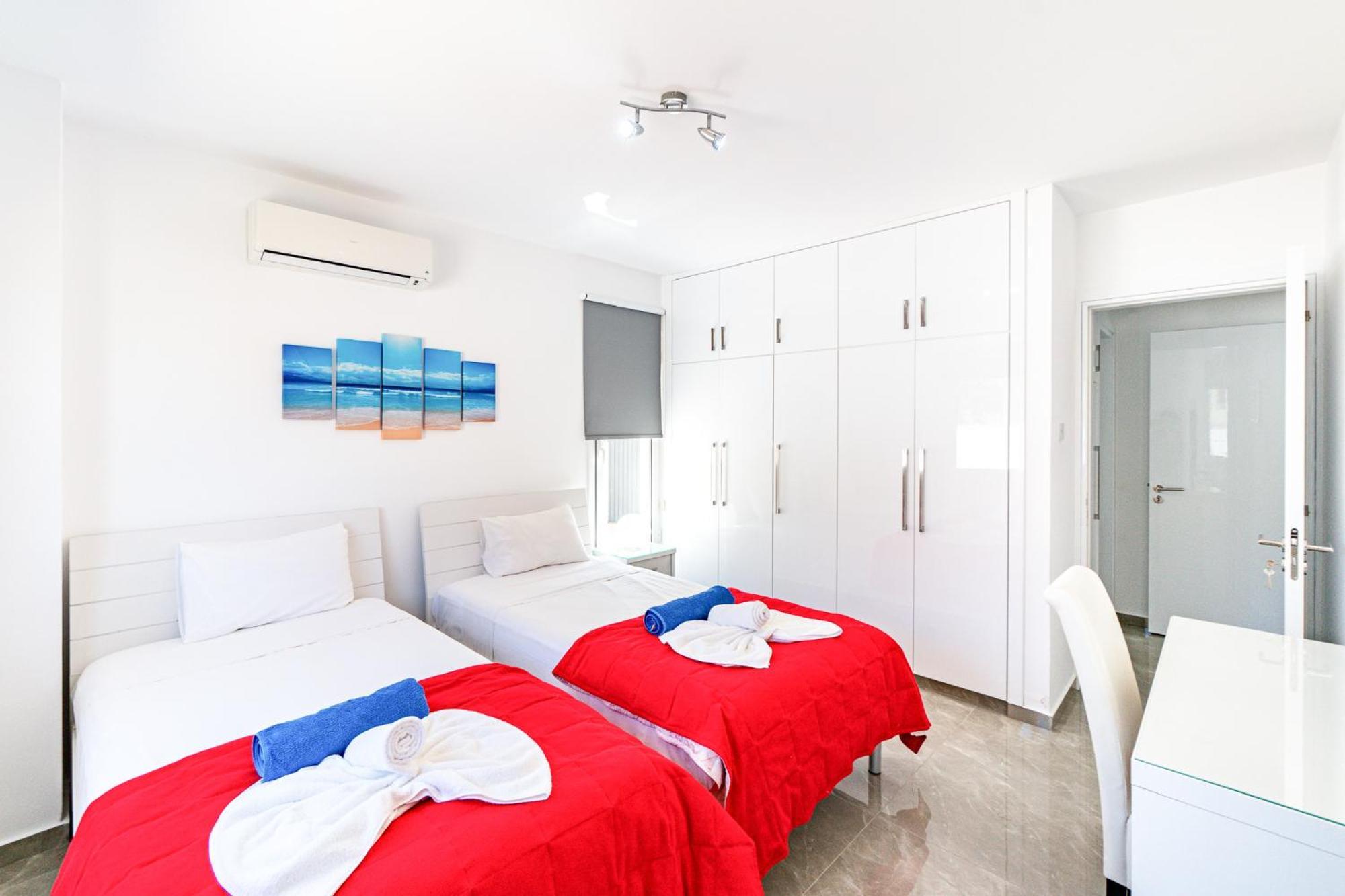 Villa Front Aqua Marina By Ezoria Paralimni