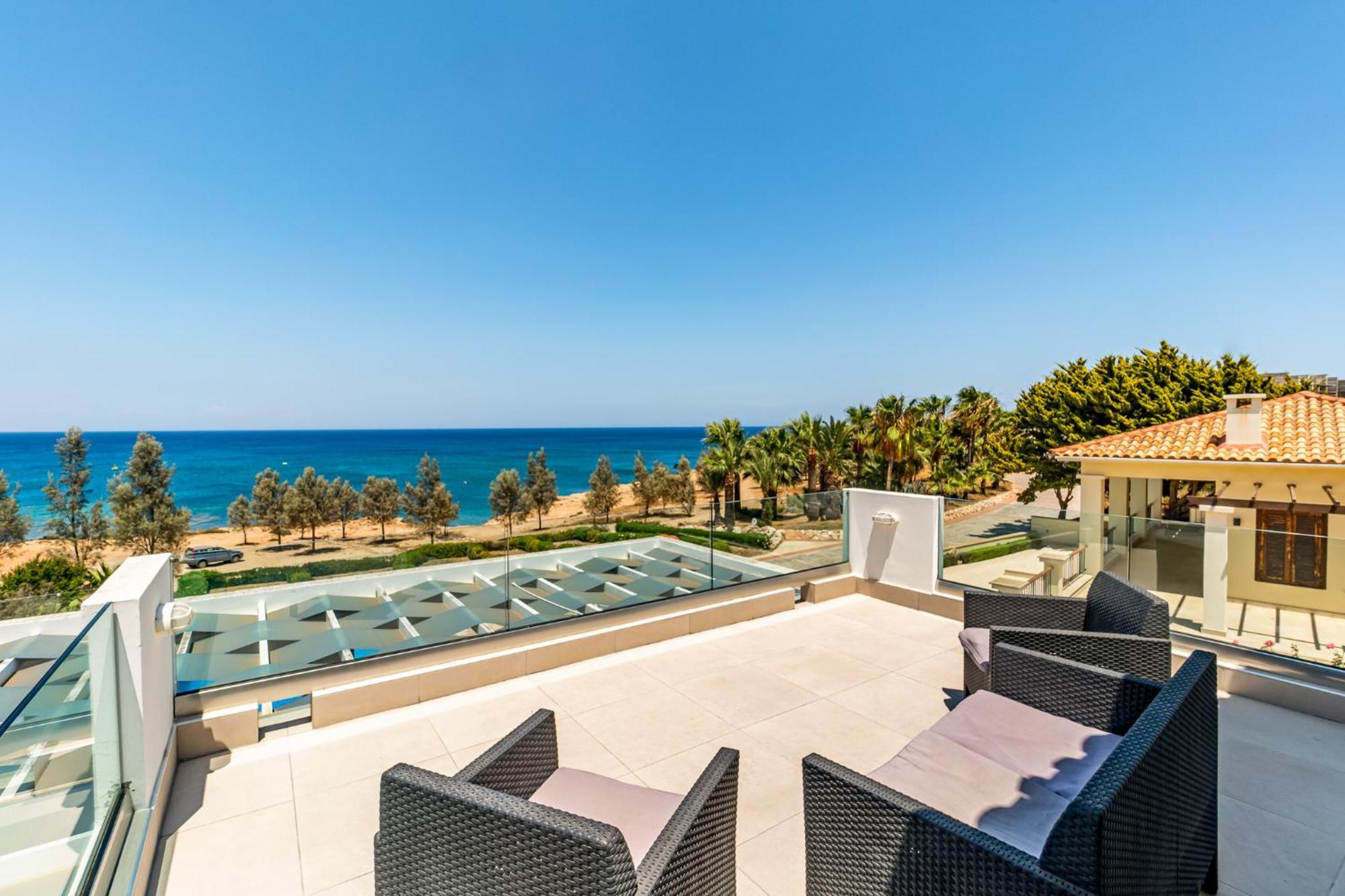 Front Aqua Marina By Ezoria Paralimni