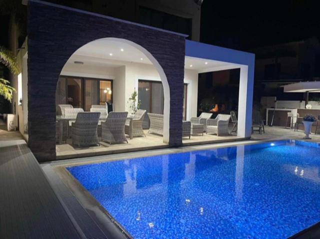 Ionion Beachfront Pousada