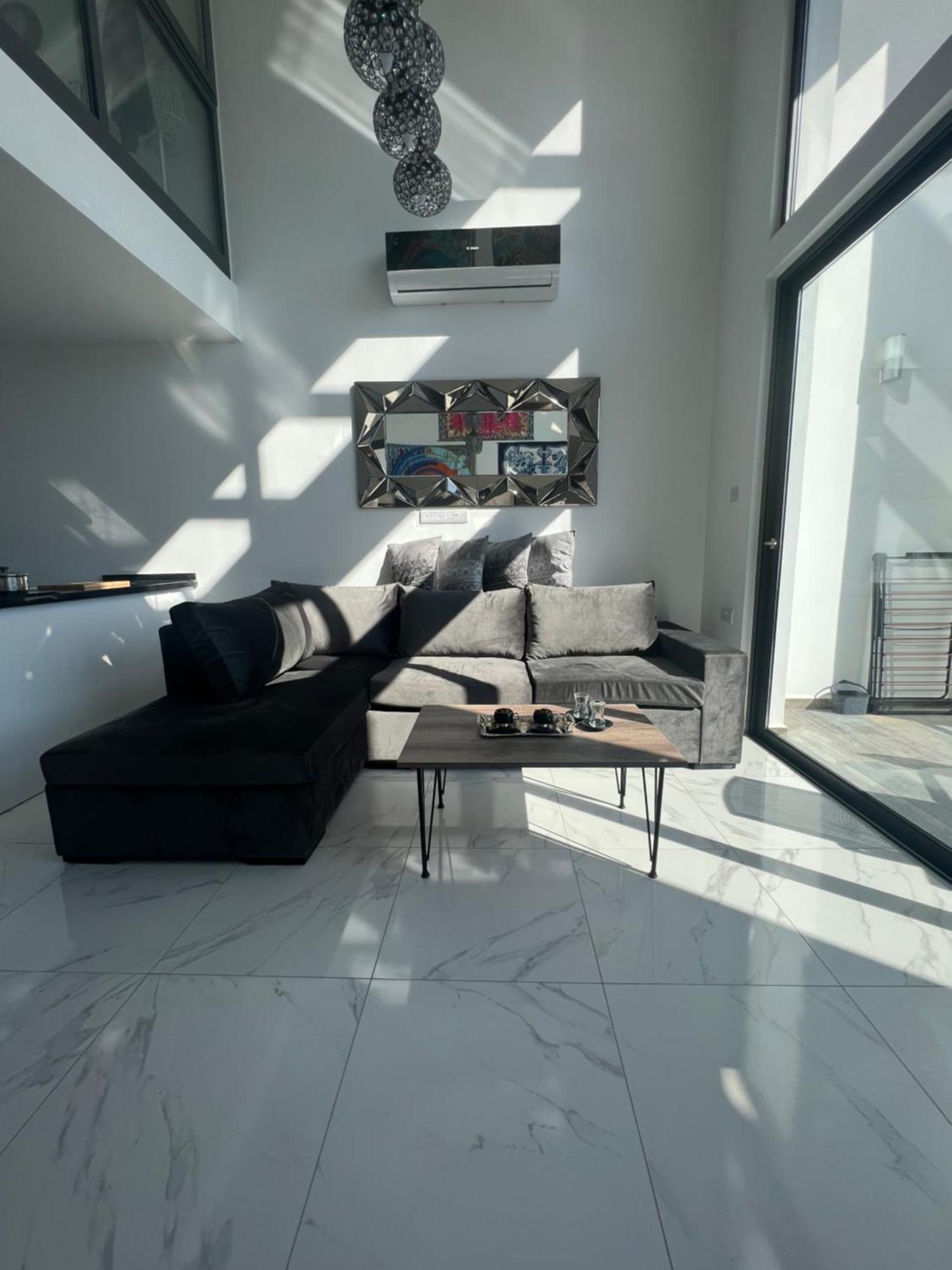 Hermes Penthouse *