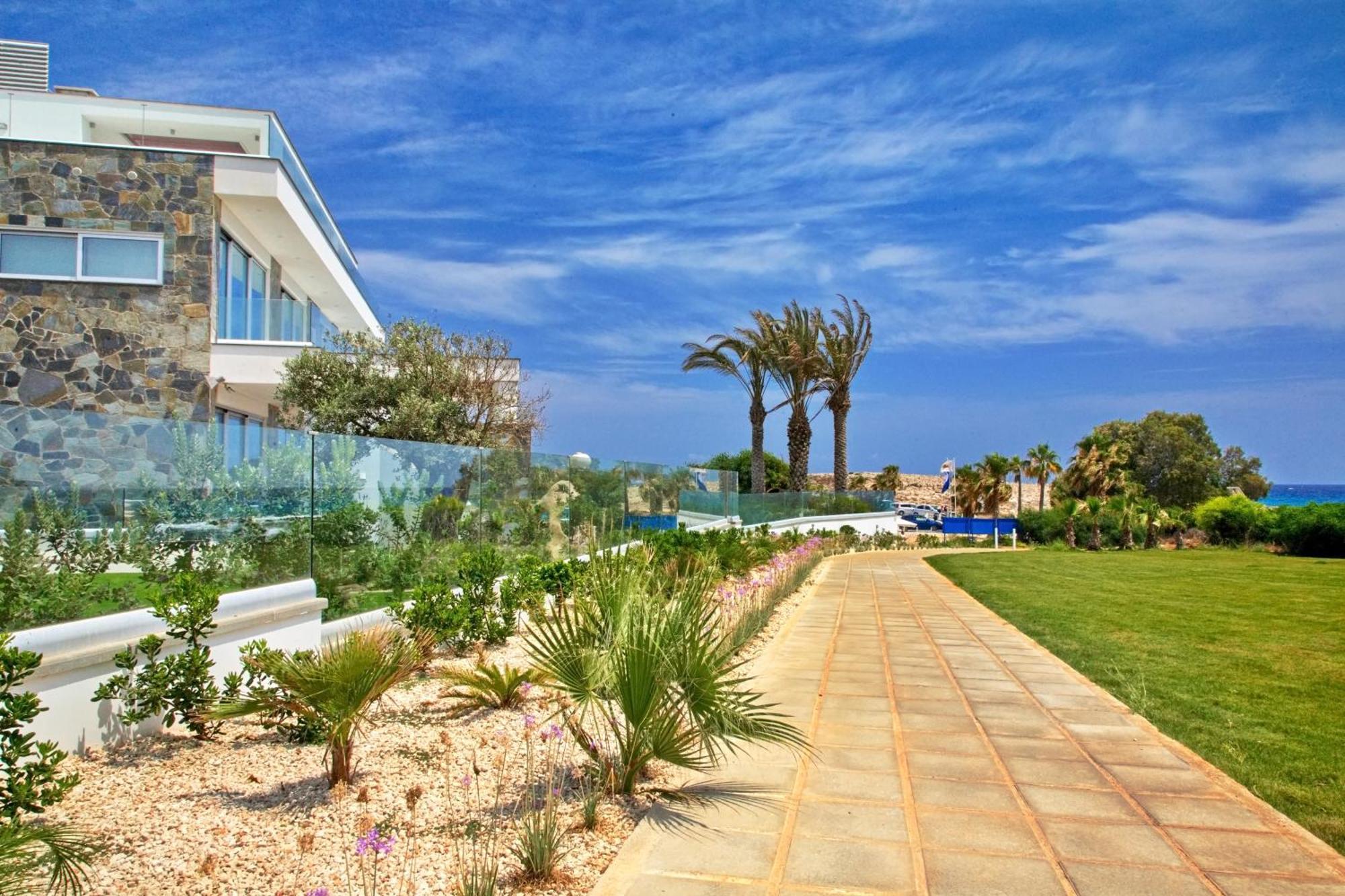 Beachfront Luxury Idania Pousada