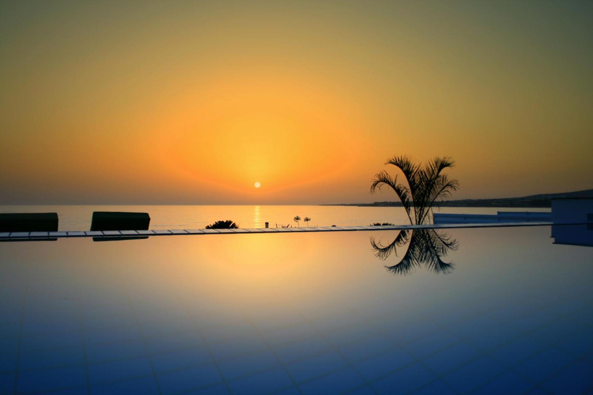 Blue Coral Villas: Exclusive Oceanfront Retreat * Coral Bay