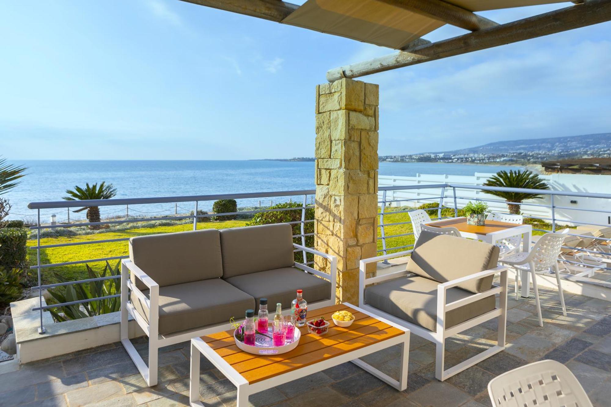 Blue Coral Villas: Exclusive Oceanfront Retreat