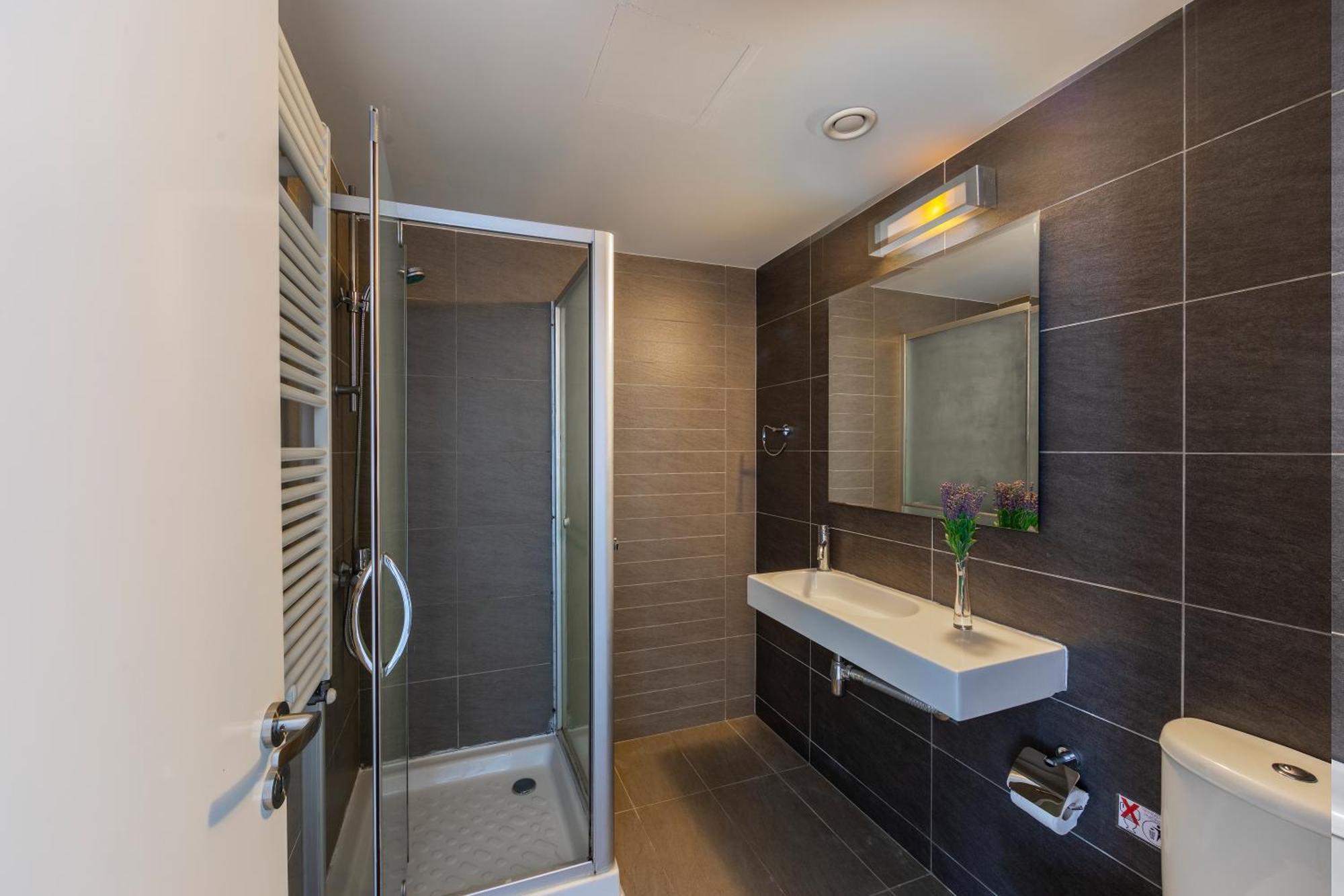 Blue Coral Villas: Exclusive Oceanfront Retreat Coral Bay