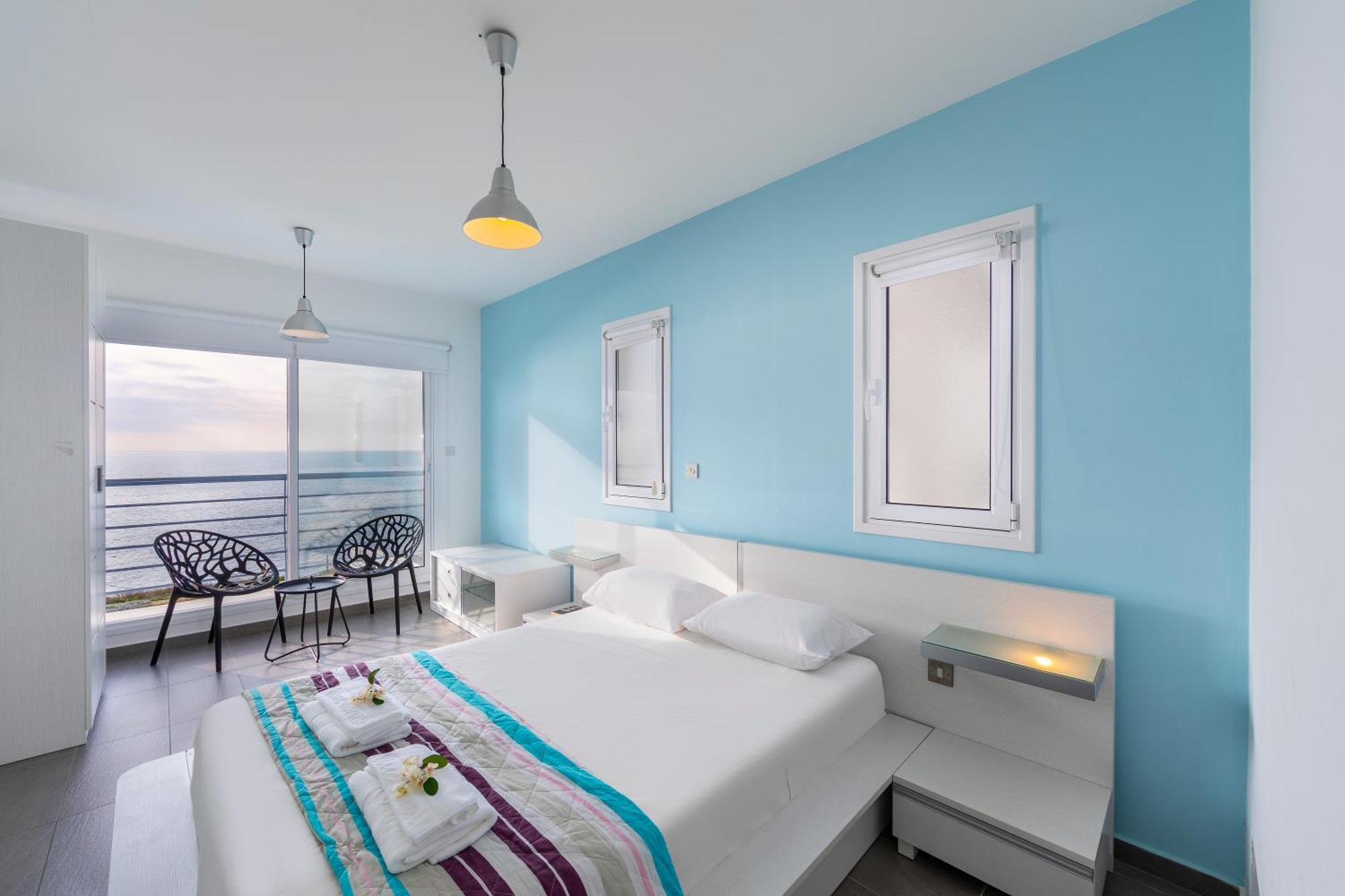 Blue Coral Villas: Exclusive Oceanfront Retreat * Coral Bay