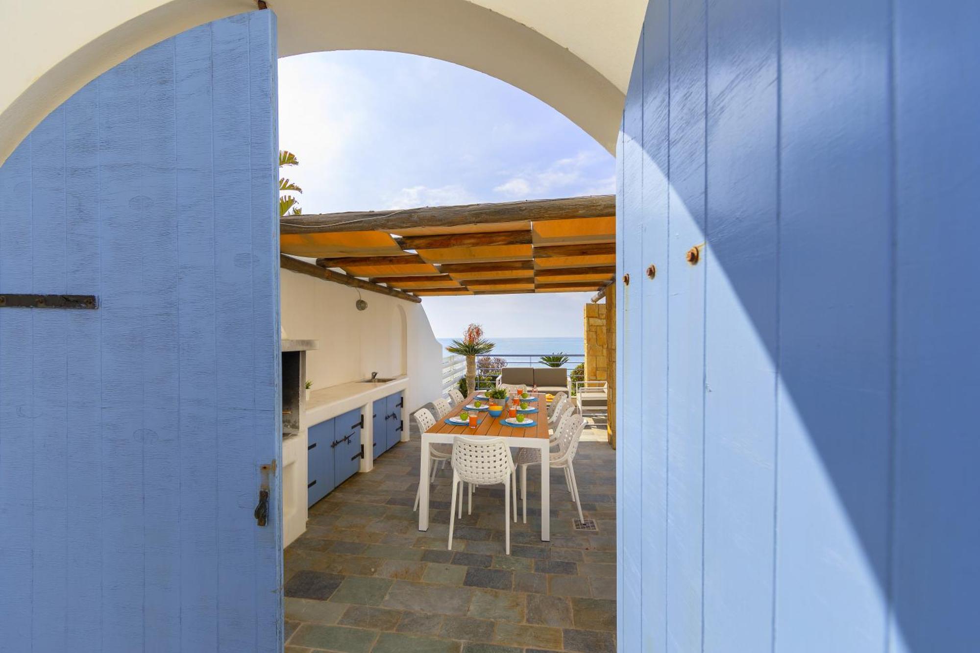 Blue Coral Villas: Exclusive Oceanfront Retreat Pousada *