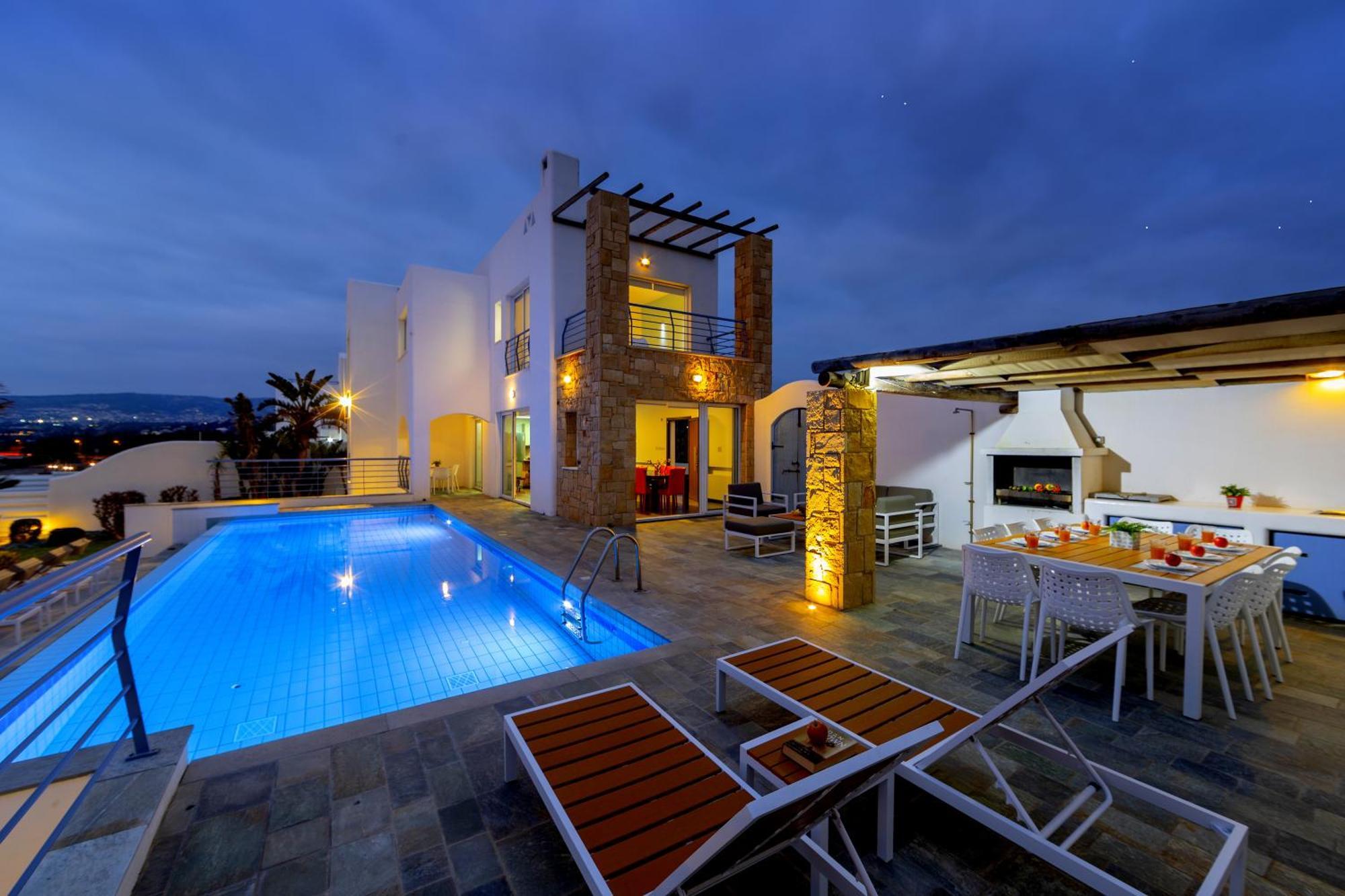 Blue Coral Villas: Exclusive Oceanfront Retreat Coral Bay