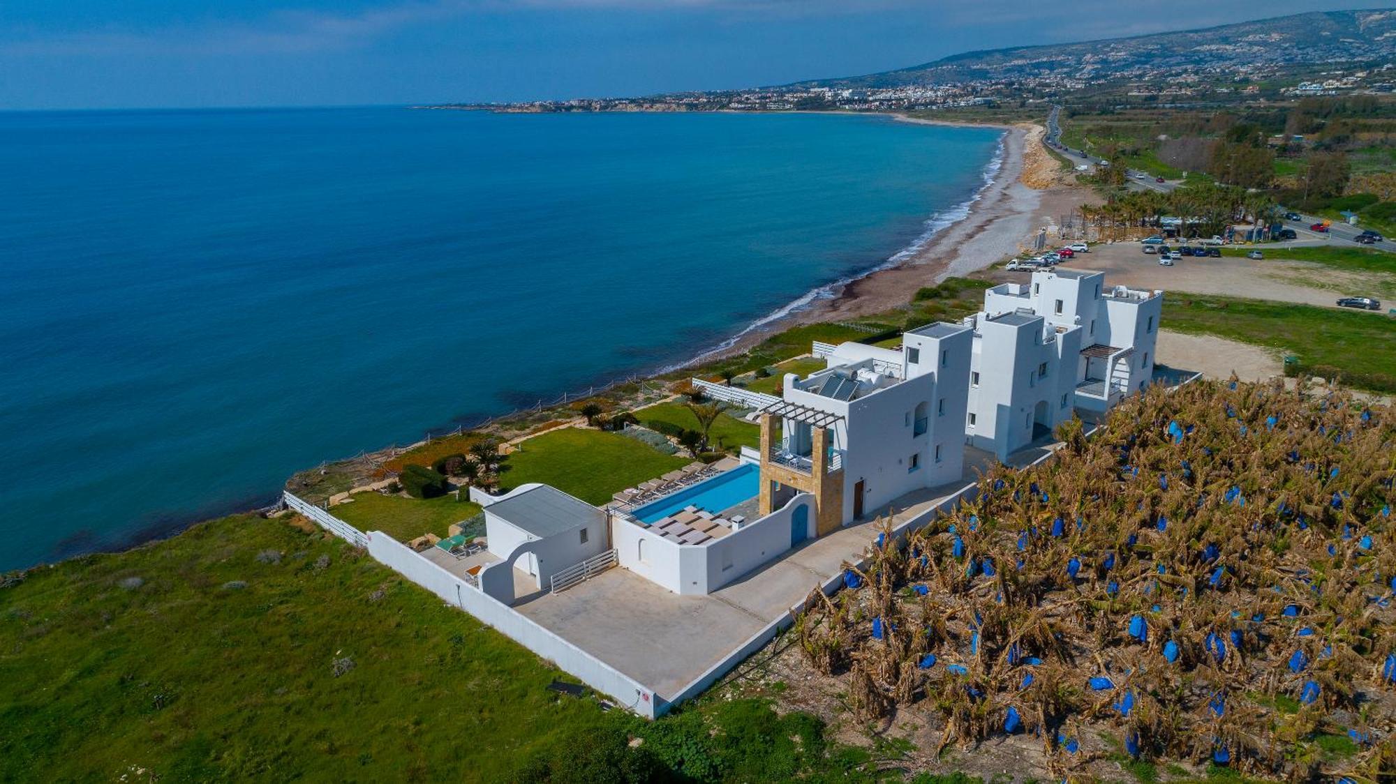 Blue Coral Villas: Exclusive Oceanfront Retreat * Coral Bay