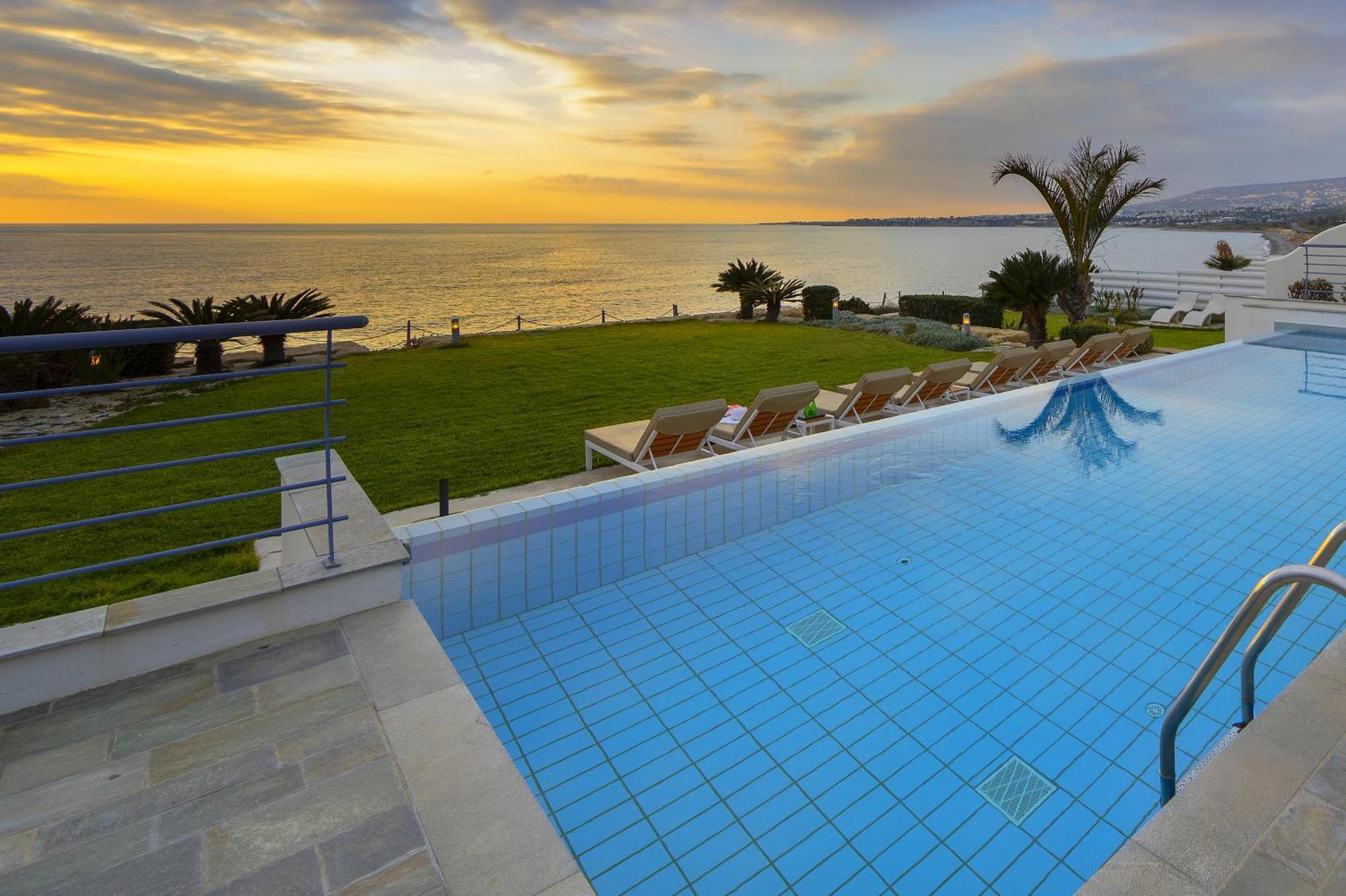 Blue Coral Villas: Exclusive Oceanfront Retreat Pousada Coral Bay