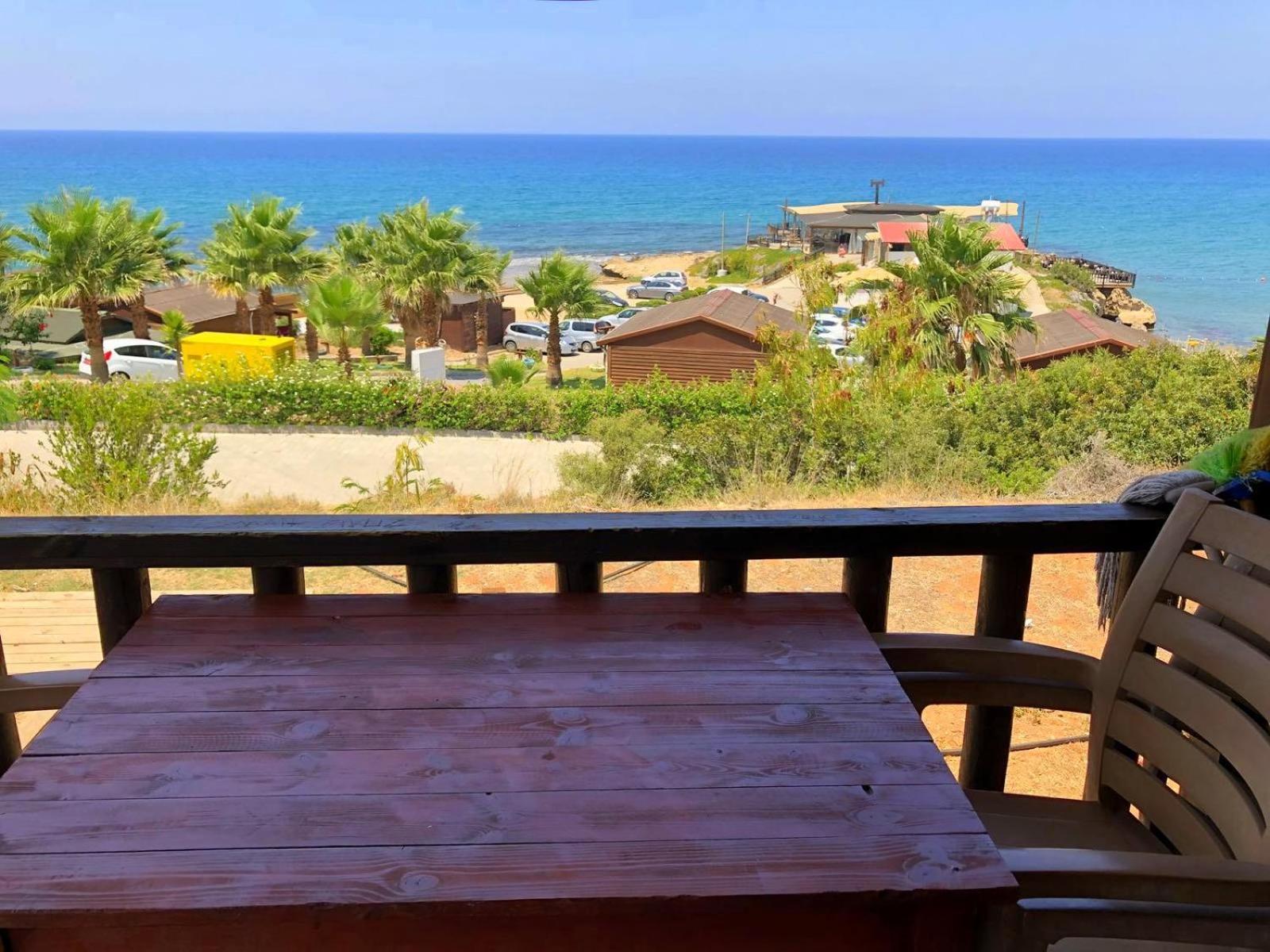 Zambak Village & Restaurant Superb Seafront Location ! Guest house
