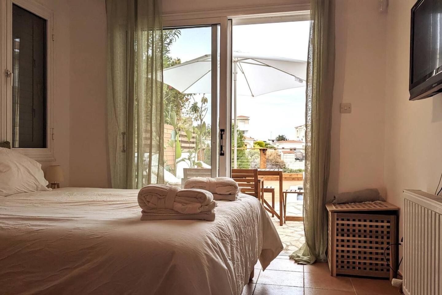 Aura - In Villa Peyia